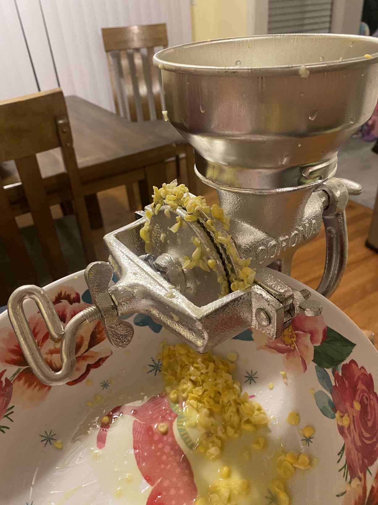 Corona Manual Grain Mill, Molino para Moler Maiz, Cast Iron Grinder customer photo 2