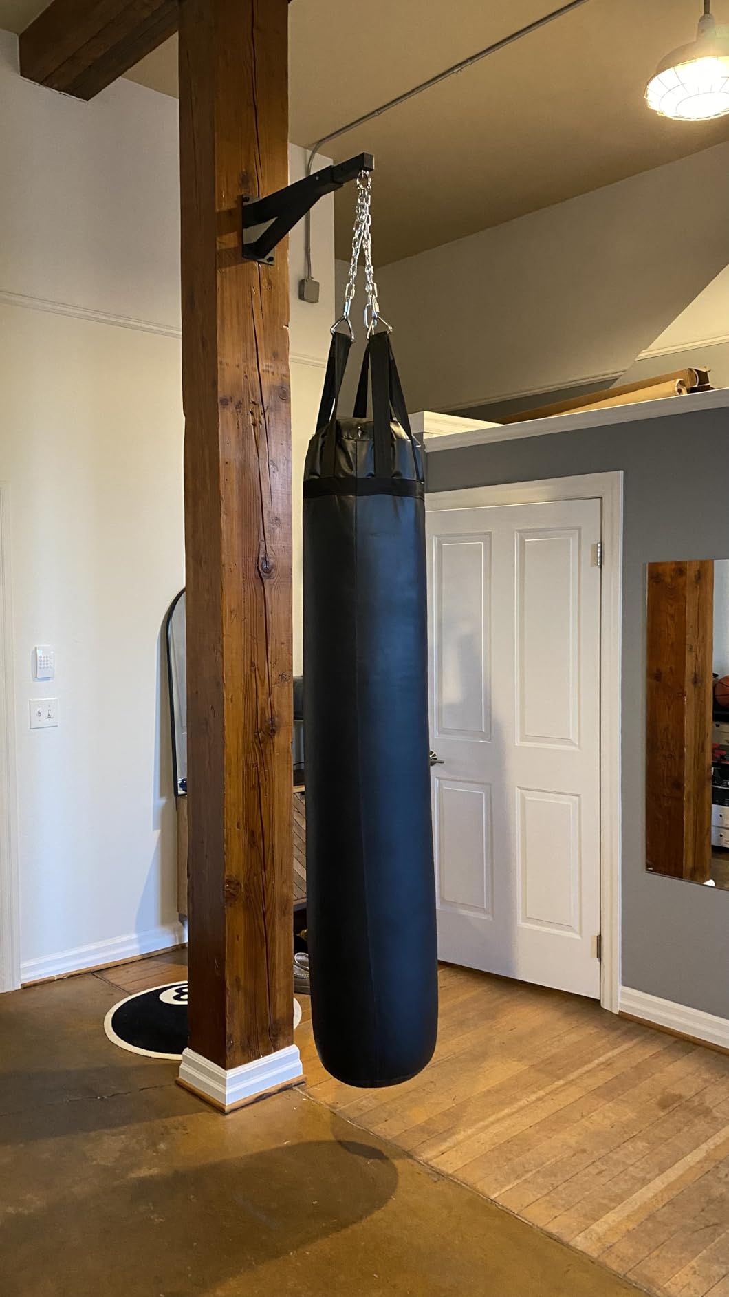 SELEWARE Wall Mount Heavy Bag Hanger Heavy Duty Punching Bag Hanger customer photo 1