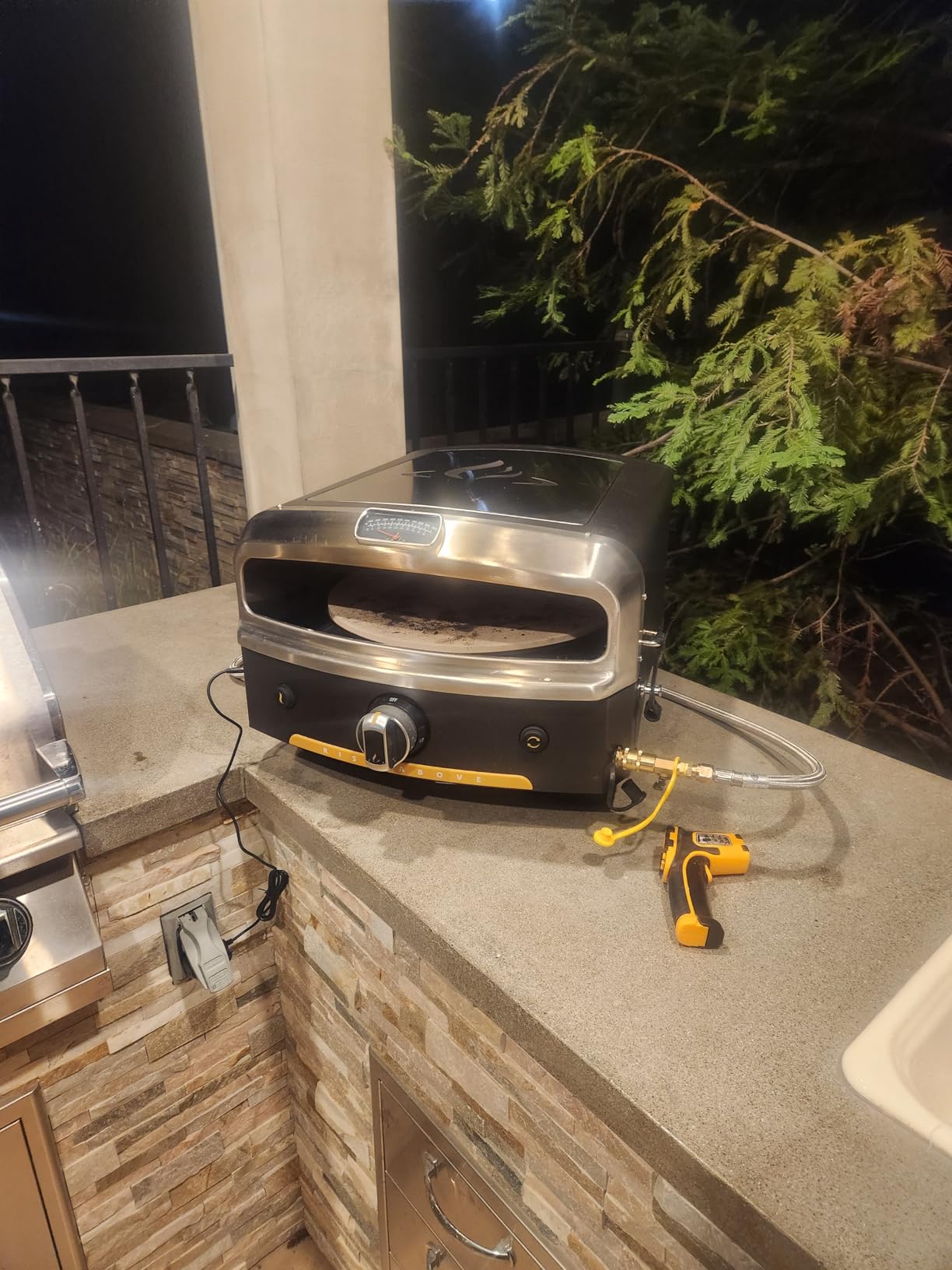 HALO Versa 16 Pizza Oven | 16” Rotating Stone, Patented Dual Burner System, 5-Minute Pizzas, Easy Clean | Propane Powered | HZ-1004-ANA customer photo 1