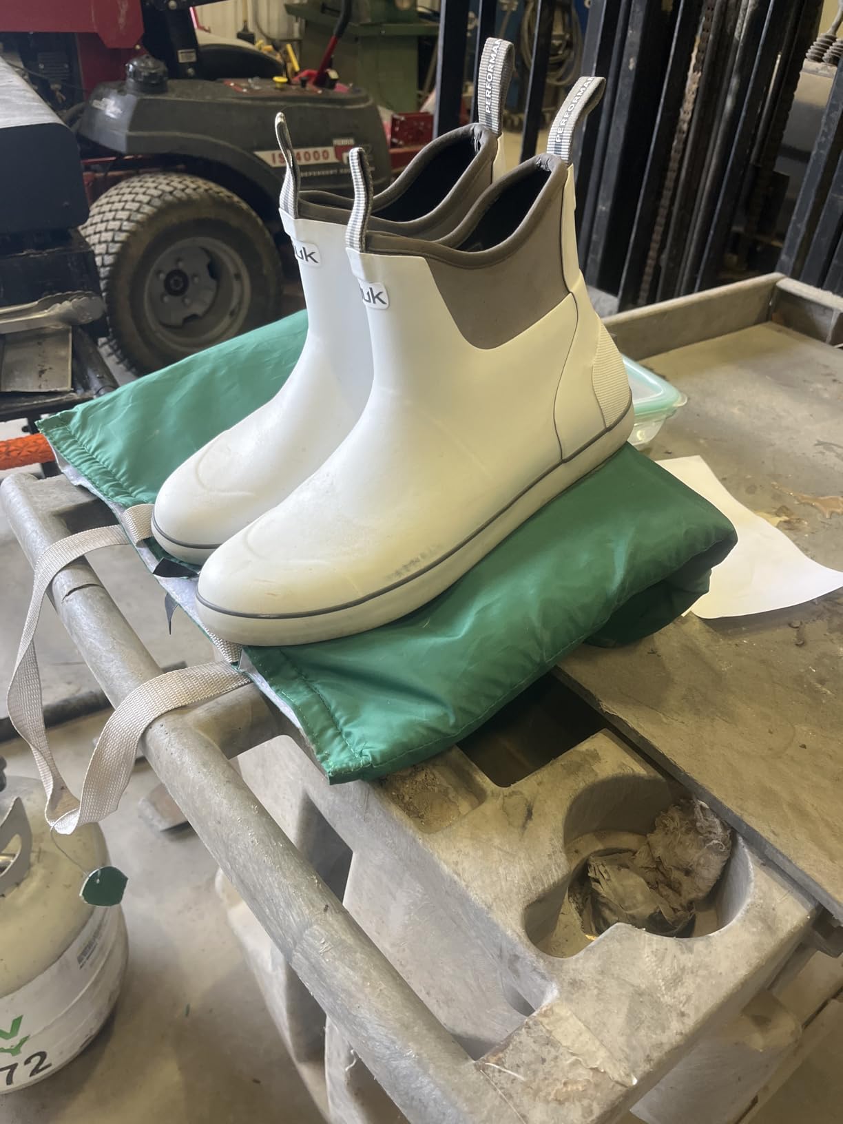 HUK Men's Rogue Wave Shoe, High-performance Fishing & Deck Boot customer photo 2