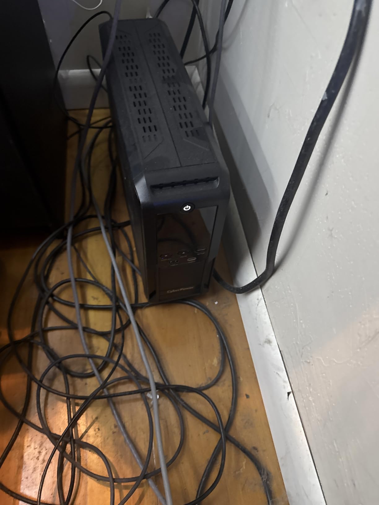 CyberPower CP1500AVRLCD3 Intelligent LCD UPS Battery Backup customer photo 2