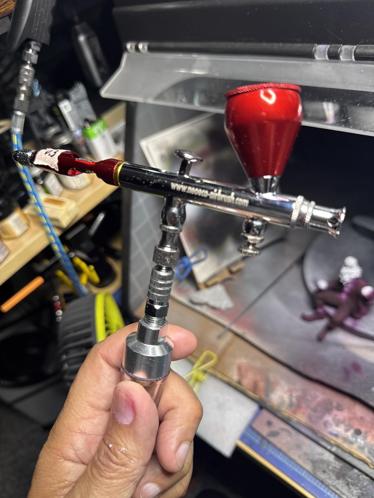 NEOECO SJ83 Airbrush, Self-Centring Plug-in Nozzle,0.2, 0.3 & 0.5mm Nozzle Sets and 1/3 oz Cup, Dual-Action Gravity Feed Airbrush with 1/3 oz,2/3 oz,4/3 oz Replacement Cups (Black) customer photo 1