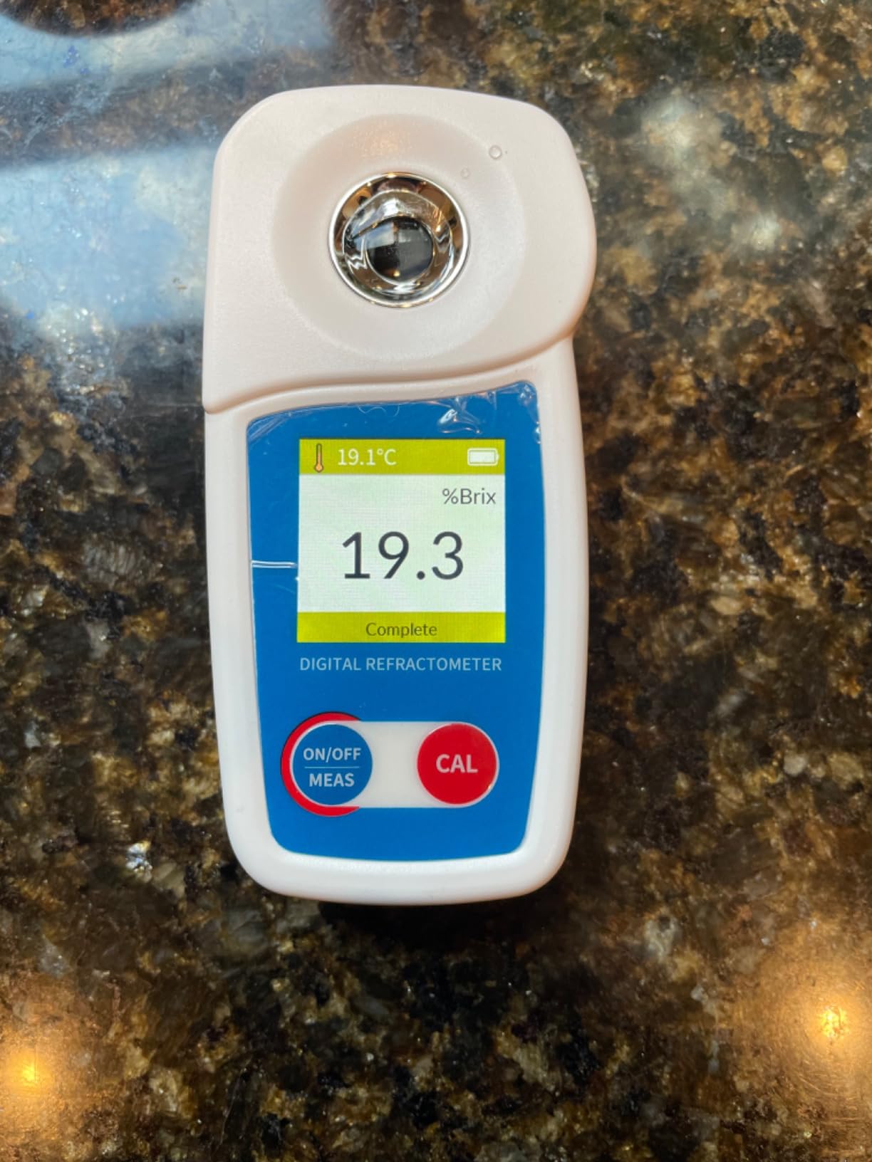 Digital Brix Refractometer with 0-55% Range, ±0.1% Accuracy customer photo 1