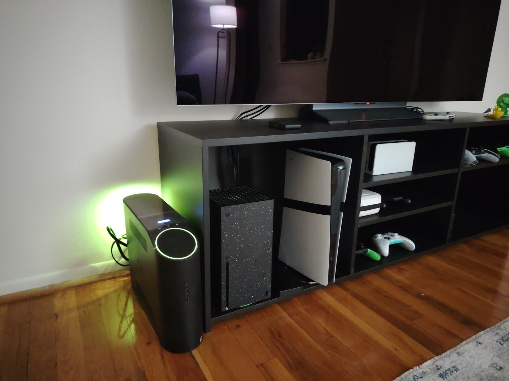 APC Back-UPS Pro Gaming UPS 1500VA/900W Pure Sine Wave UPS, BGM1500B-US customer photo 1