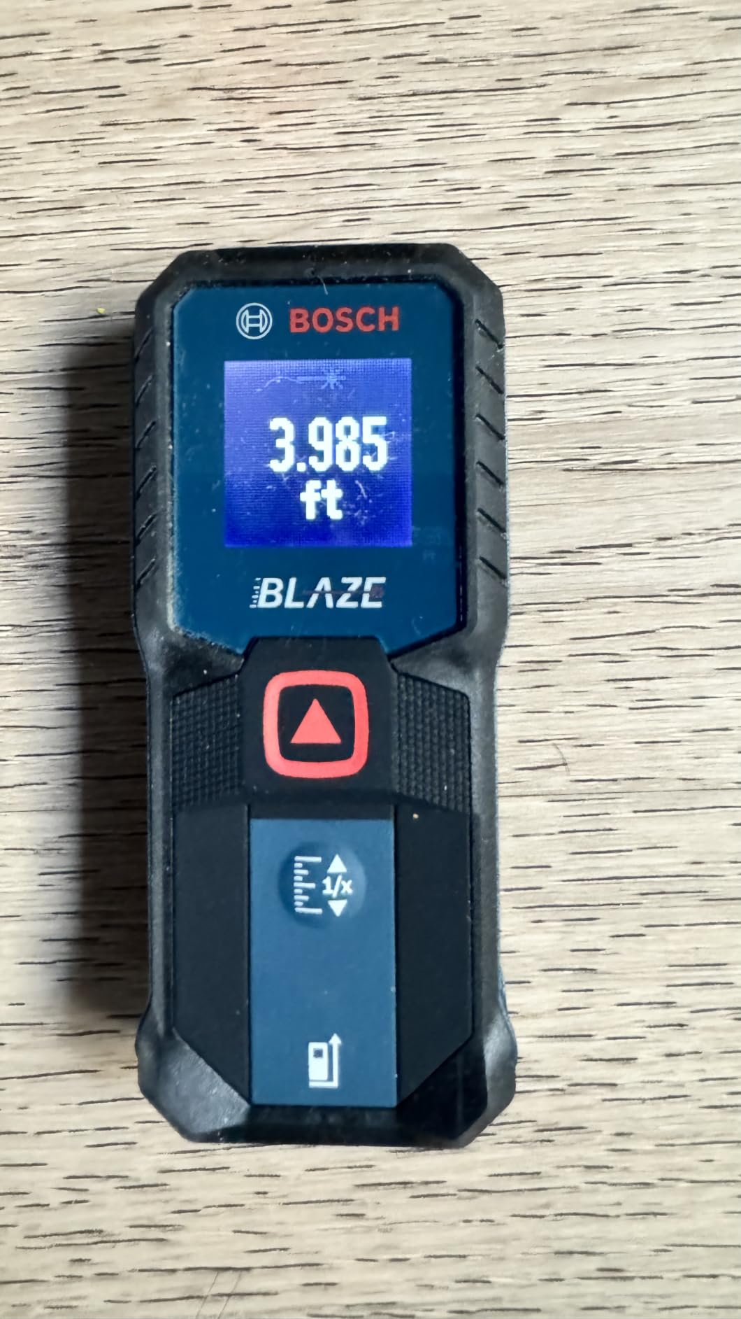 BOSCH GLM100-23 100 Ft Blaze Laser Distance Measure, with 2 AA Batteries customer photo 2
