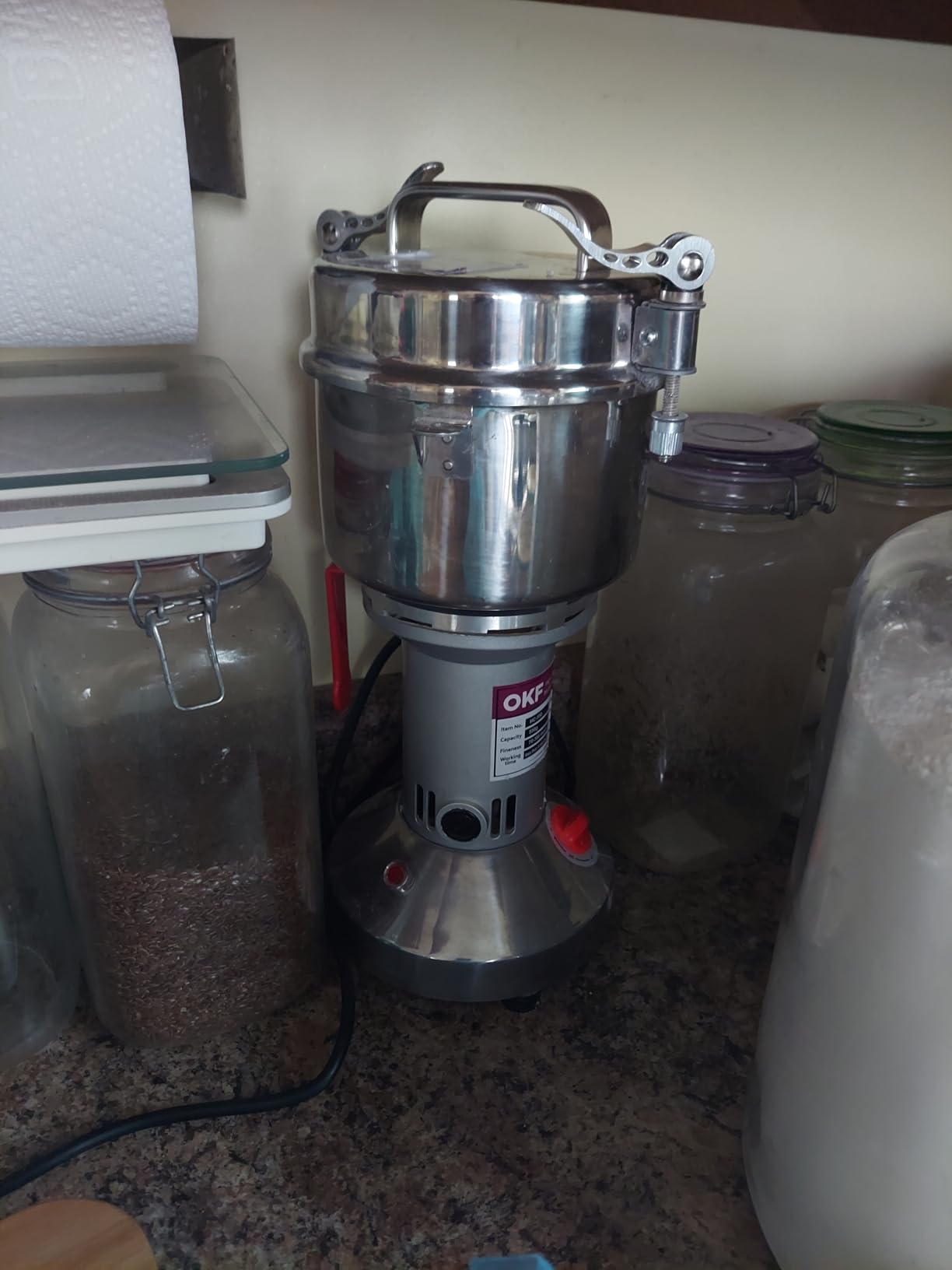 550g Grain Mill, 304 Stainless Steel Spice Grinder, 2000W High-speed Commercial Flour Mill, Superfine Flour Mill Grinder for Home, Grain Mill for Flour customer photo 1