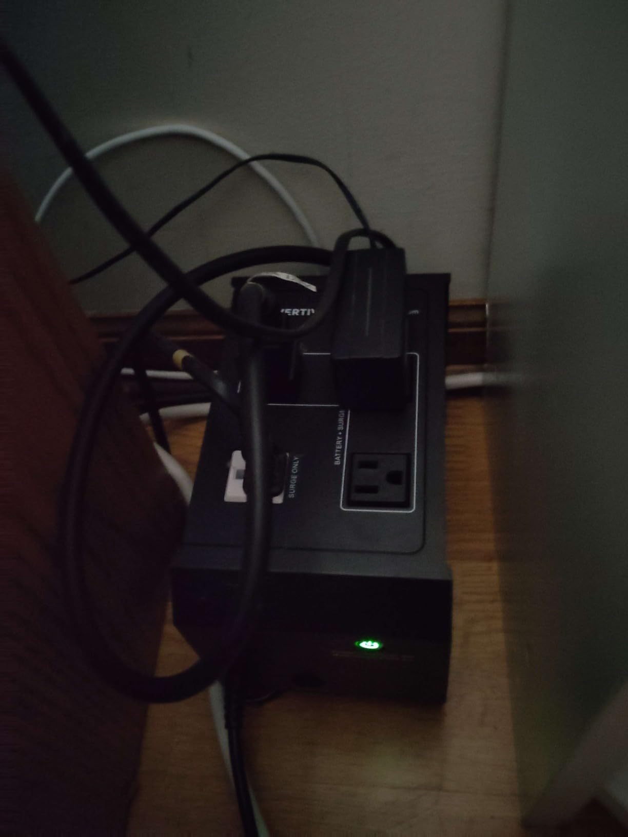 Vertiv Liebert PowerUPS 100 PUL-400LVT Lithium-Ion UPS Battery Backup 400VA customer photo 1