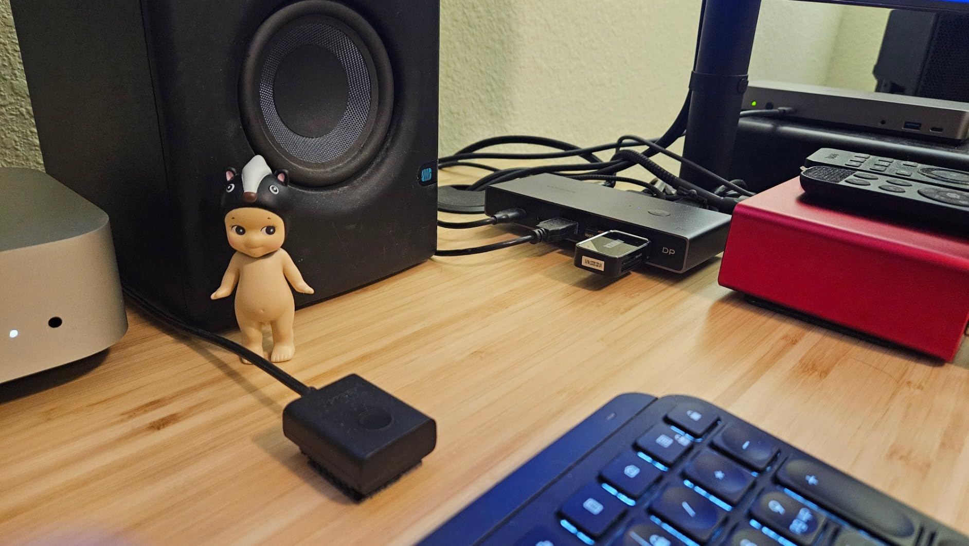UGREEN Displayport KVM Switch 2 in 1 Out, 8K@60Hz, Aluminum, 4 USB3.0 Ports customer photo 2