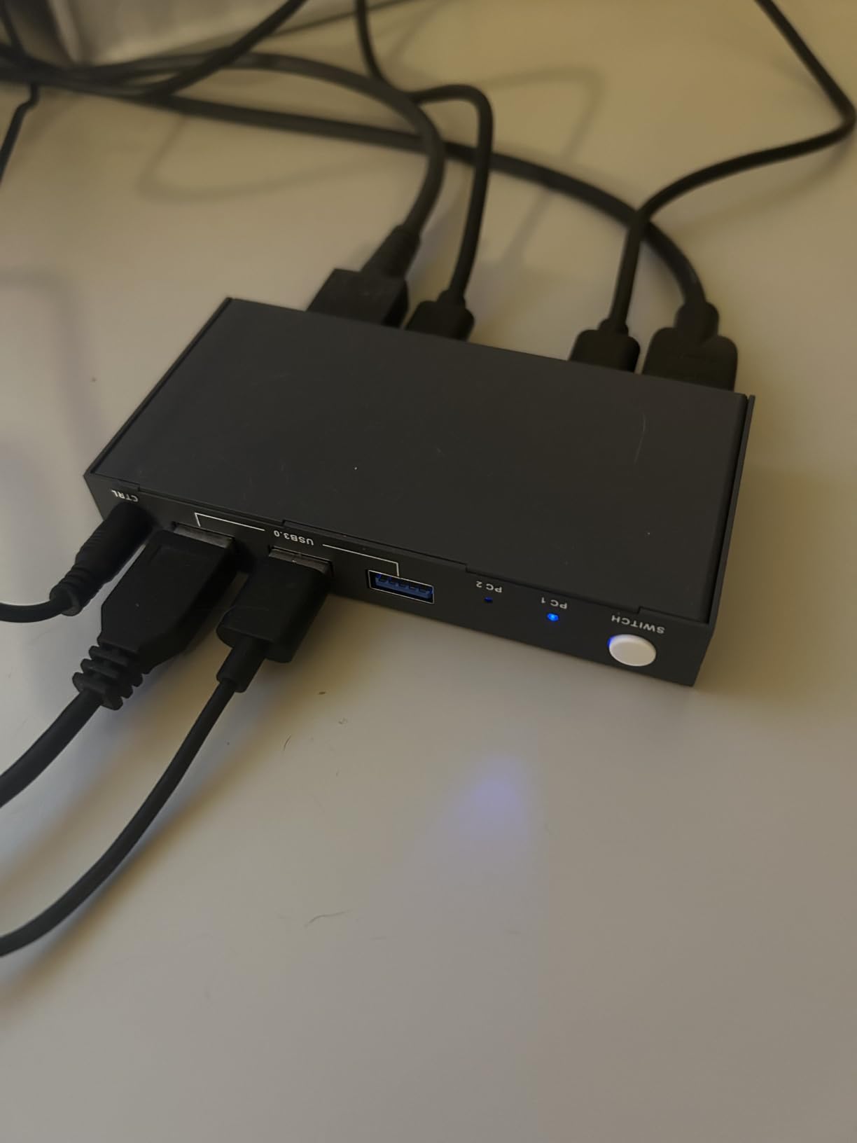 HDMI KVM Switch 1 Monitor 2 Computers 4K@60HZ 2 Port KVM Switcher customer photo 1