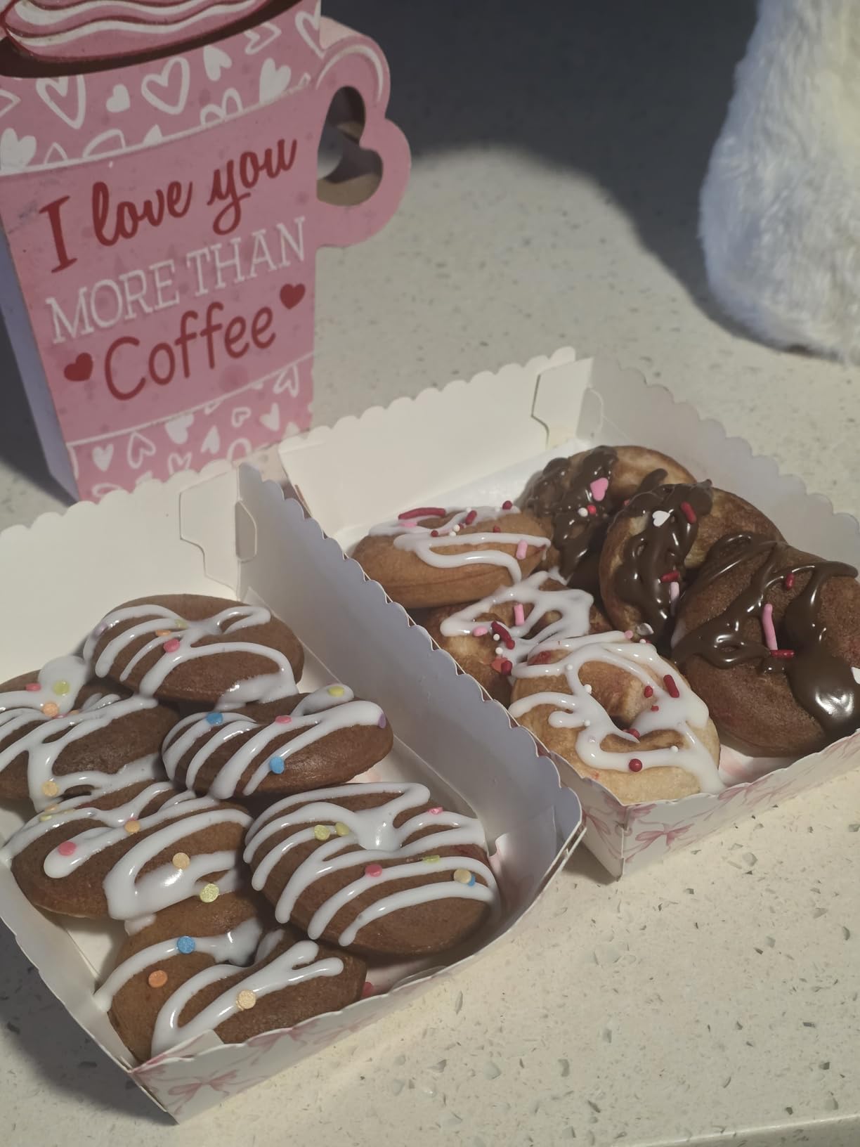 Baker's Friend Mini Donut Maker Machine, Bake 12 Mini Doughnuts, Maquina Para Hacer Donas, Perfect for Breakfast, Snacks, Desserts & More customer photo 1