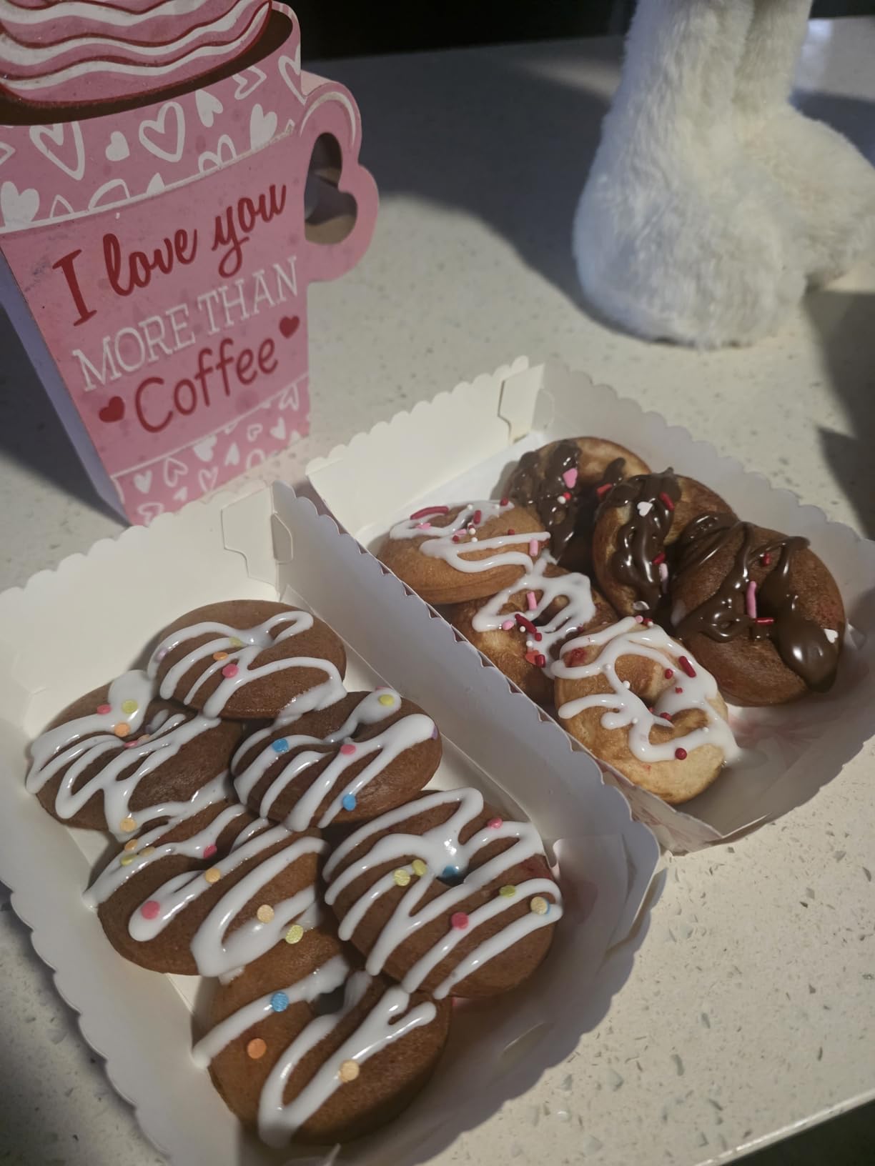 Baker's Friend Mini Donut Maker Machine, Bake 12 Mini Doughnuts, Maquina Para Hacer Donas, Perfect for Breakfast, Snacks, Desserts & More customer photo 2