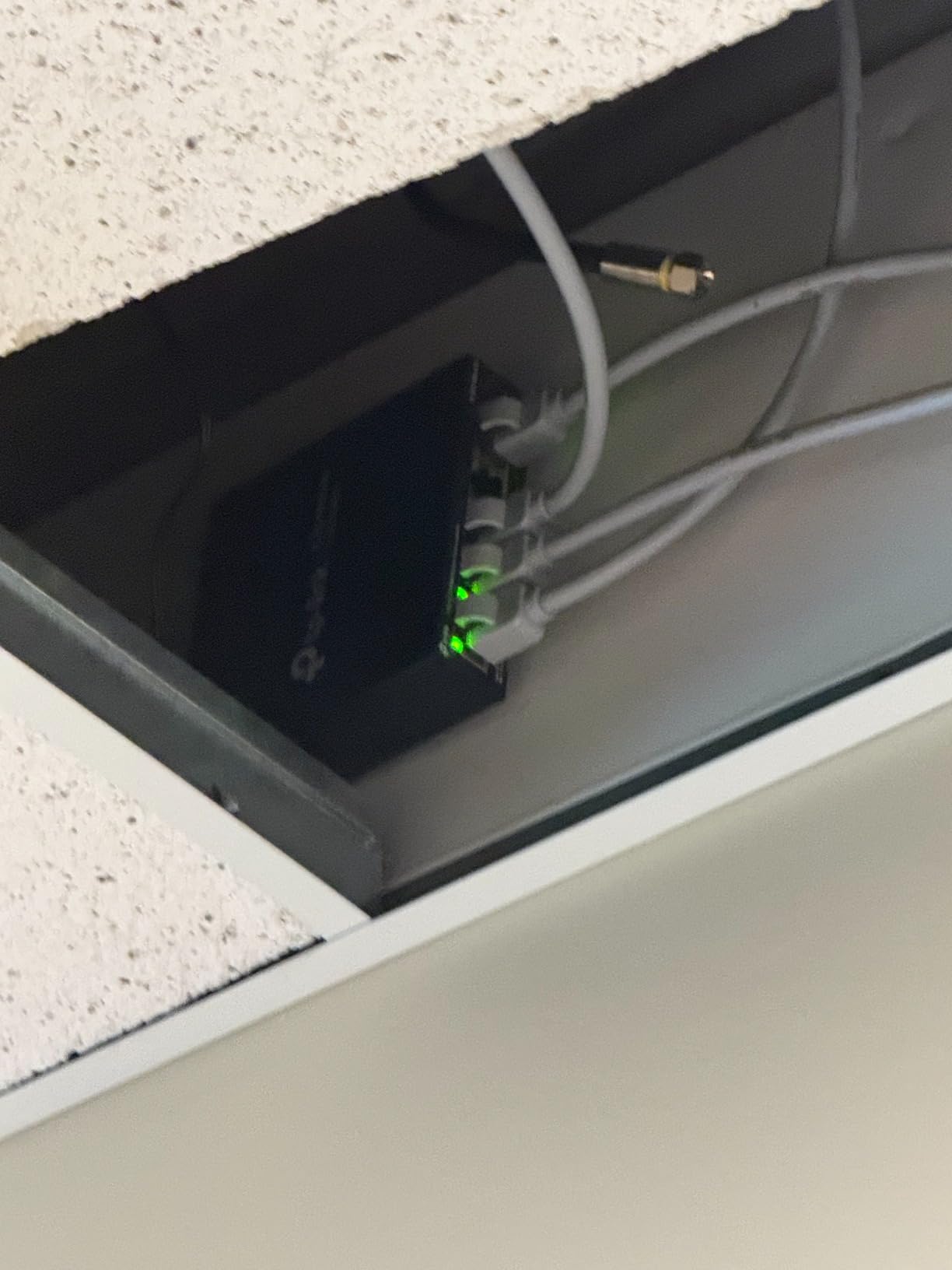 TP-Link TL-SG105S-M2, 5 Port Multi-Gigabit 2.5G Unmanaged Ethernet Switch customer photo 1