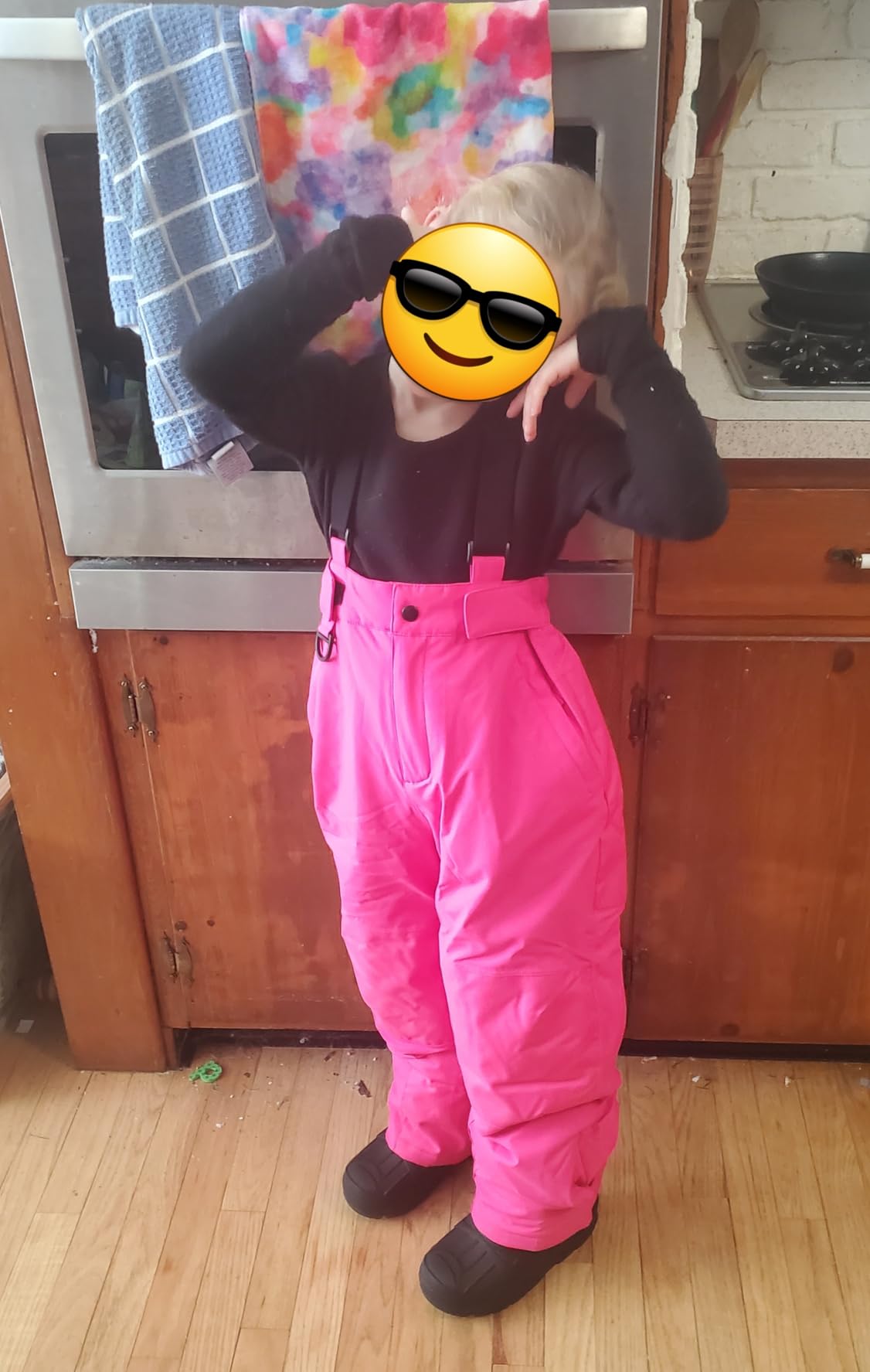 Amazon Essentials Unisex Kids and Toddlers' Insulated Waterproof Ski & Snow Pants, Breathable customer photo 1