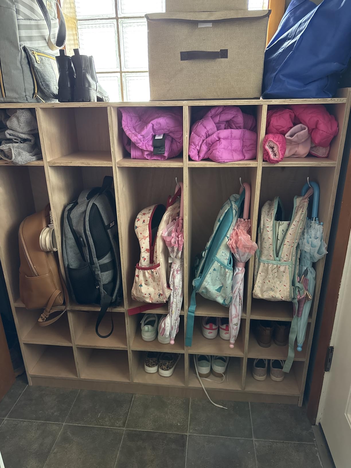 Garvee 5-Section Classroom Coat Locker with 10 Cubbies, Wheeled Daycare Cubbies with 5 Hooks & 2 Storage Boxes, Kindergarten Lockers for Home, School customer photo 2