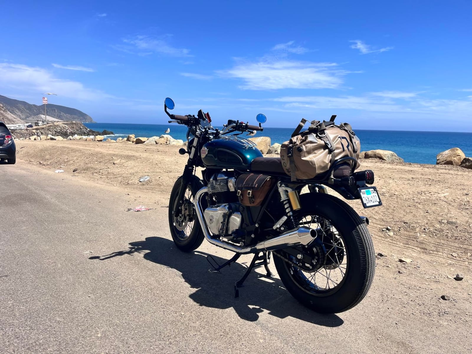 IRON JIA'S Motorcycle Dry Bag, Waterproof Duffel Bag with Roll-Top Closure | 30L Motorcycle Tail Bag, Fully Waterproof, Wet-Dry Storage, Quick Mounting, Air Valve, MOLLE, Reflective Trim customer photo 1