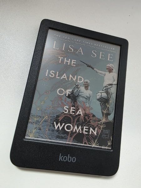 Kobo Clara Colour | eReader | 6” Glare-Free Colour E Ink Display | Dark Mode Option | Waterproof | Audiobooks | 16GB of Storage | Black customer photo 2
