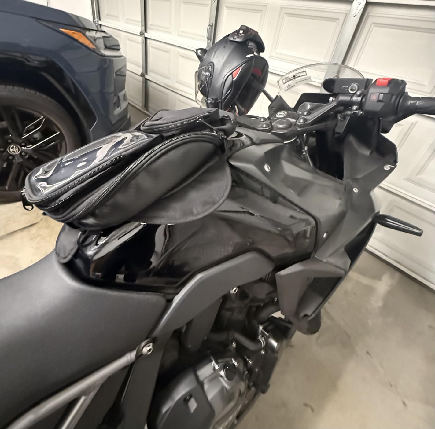 Nomad Motorcycle Tank Bag - 4L Heavy Duty Black Gas Tank Bag with Touchscreen Phone Window, Magnetic Fuel Tank Pouch for Cruiser, Sportbike, Touring & Street Bikes customer photo 1