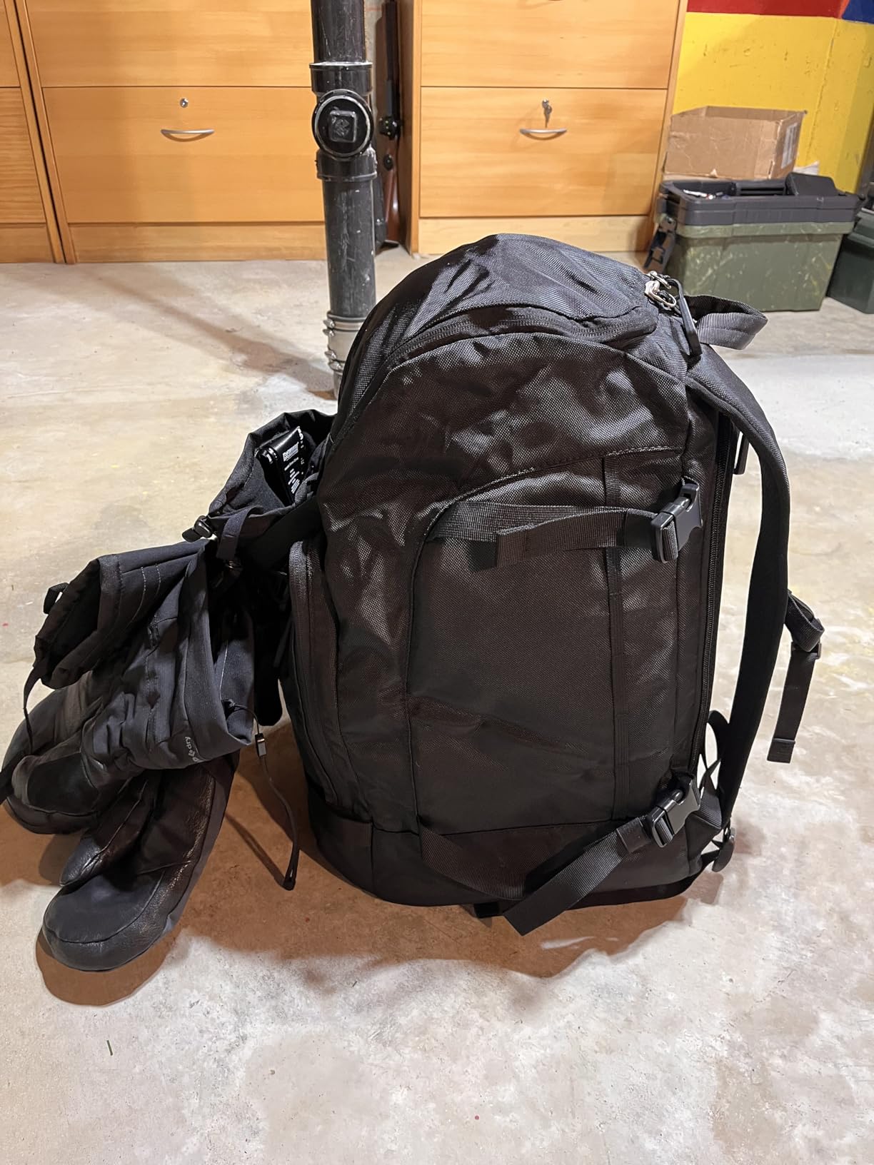 Unigear Ski Boot Bag Backpack 50L/70L for Helmet, Goggles, Skis & Snowboard customer photo 2