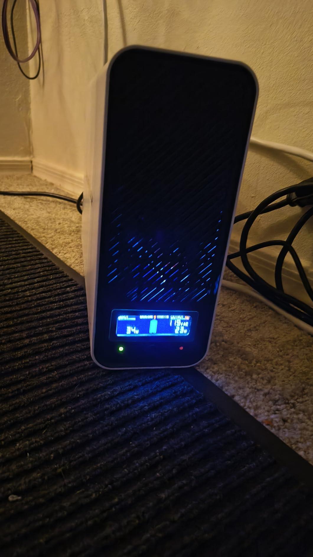 GOLDENMATE 1000VA/800W Lithium UPS Battery Backup & Surge Protector, Gray customer photo 1