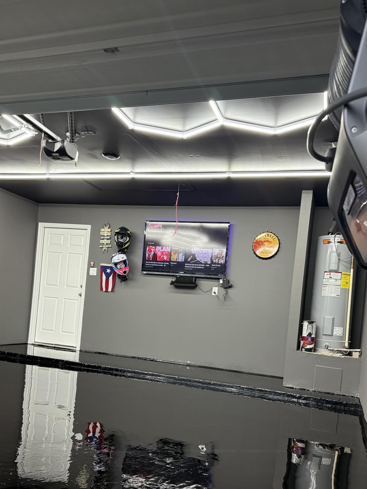 Self Leveling Epoxy Resin Kit – ANE Garage Floor Epoxy Kit Spreads Seamlessly. Durable, Industrial Grade Clear Epoxy Resin for Concrete Floors and Countertops - Black customer photo 1