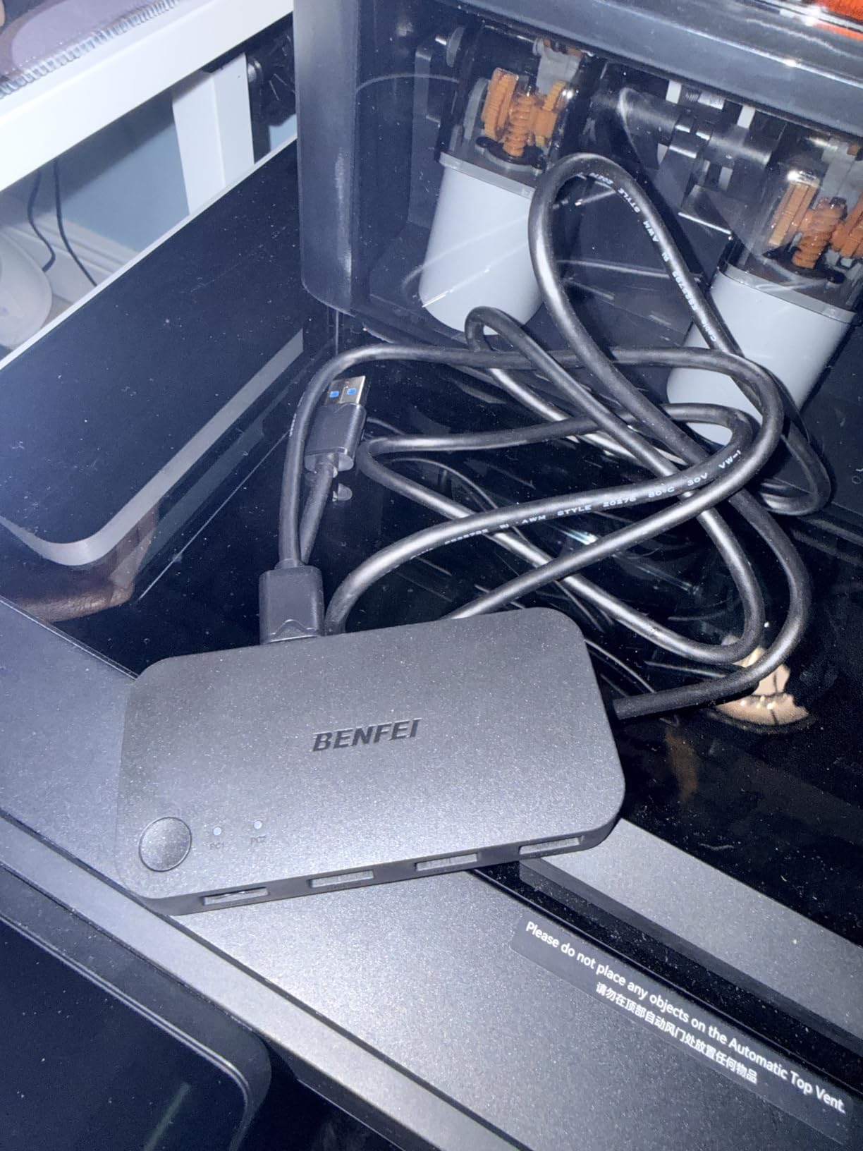 BENFEI USB 3.0 HDMI KVM Switch(8K@60Hz) with 4 USB 3.0 Ports for 2 Computers Sharging Monitor Keyboard Mouse customer photo 1