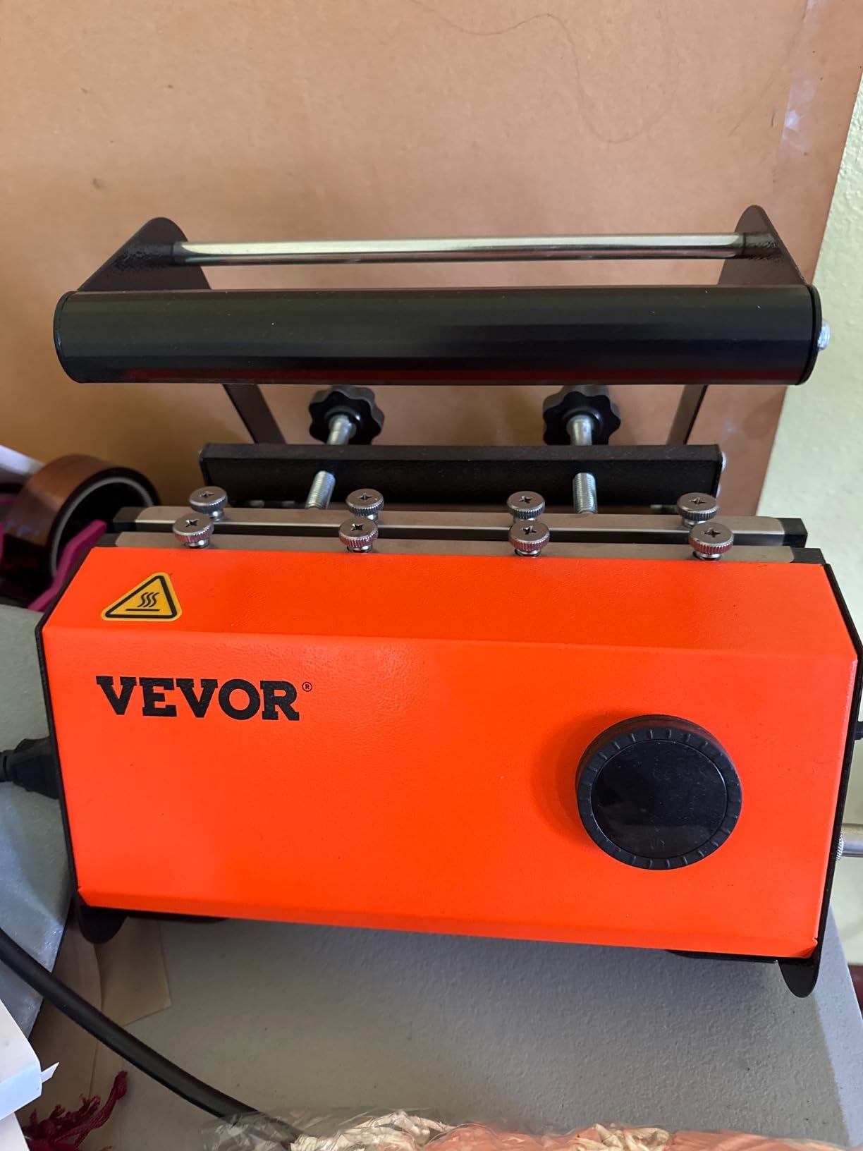 VEVOR Tumbler Heat Press Machine, 11-30oz Mug Press, Heat Up Fast and Even, Tumbler Press with Sublimation Paper, Tape and Gloves, Temp and Time Setting, for Sublimation Tumblers, Cups, Mugs, Black customer photo 2