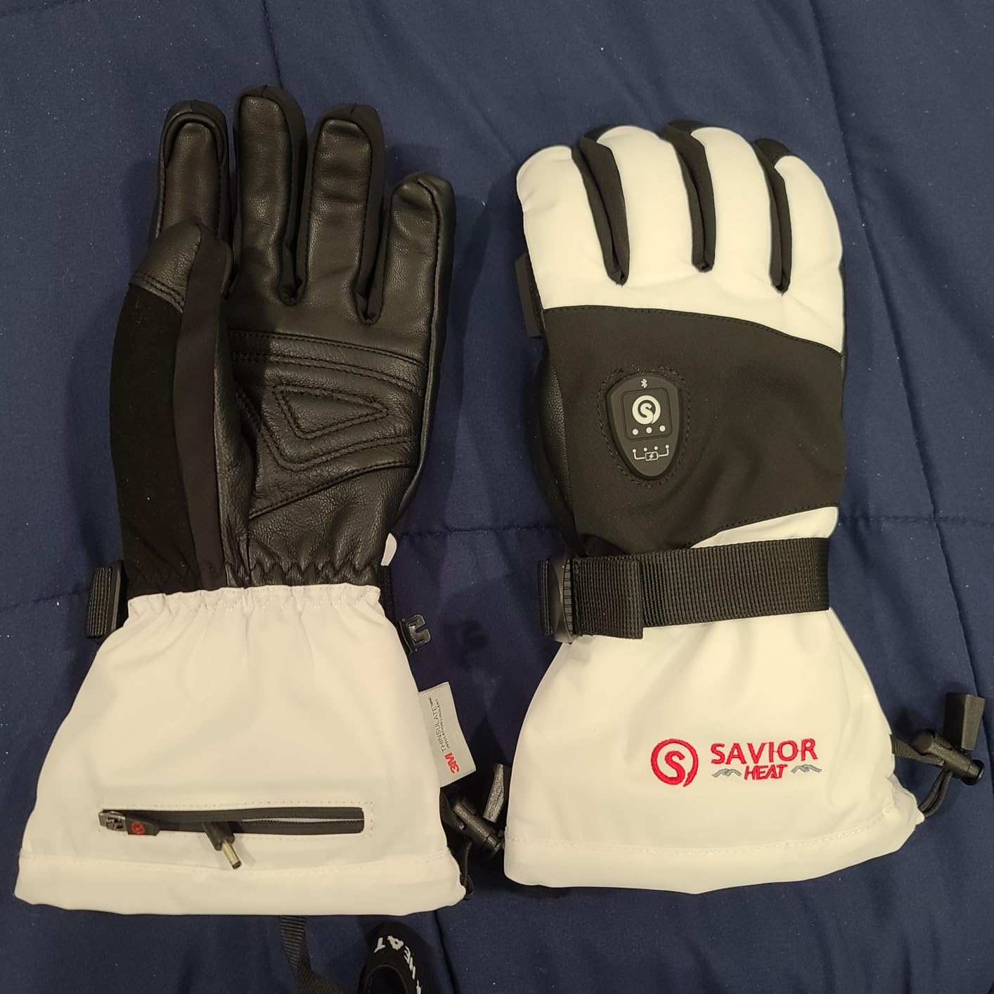 SAVIOR HEAT Heated Ski Gloves 2.0 for Men Women 7.4V 3000mAh Fast Charging Electric Rechargable Batteries 3M Thinsulate Waterproof Touchscreen Bluetooth App Snowboarding Ice Skating Gloves customer photo 1