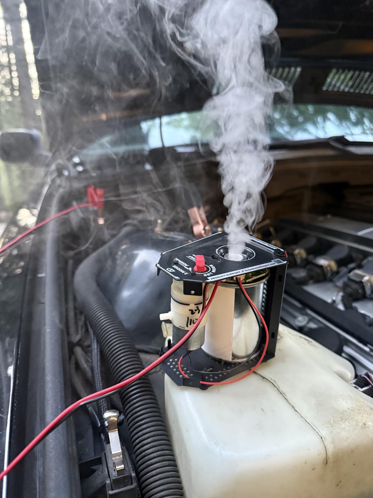 AutoLine Pro HyperSmoke™ Automotive Smoke Machine EVAP Vacuum Leak Tester – Adjustable Pressure – OEM Approved Smoke Fluid – Built-in Air Compressor Motor – Includes Cone and Gas Cap EVAP Adapter. customer photo 1