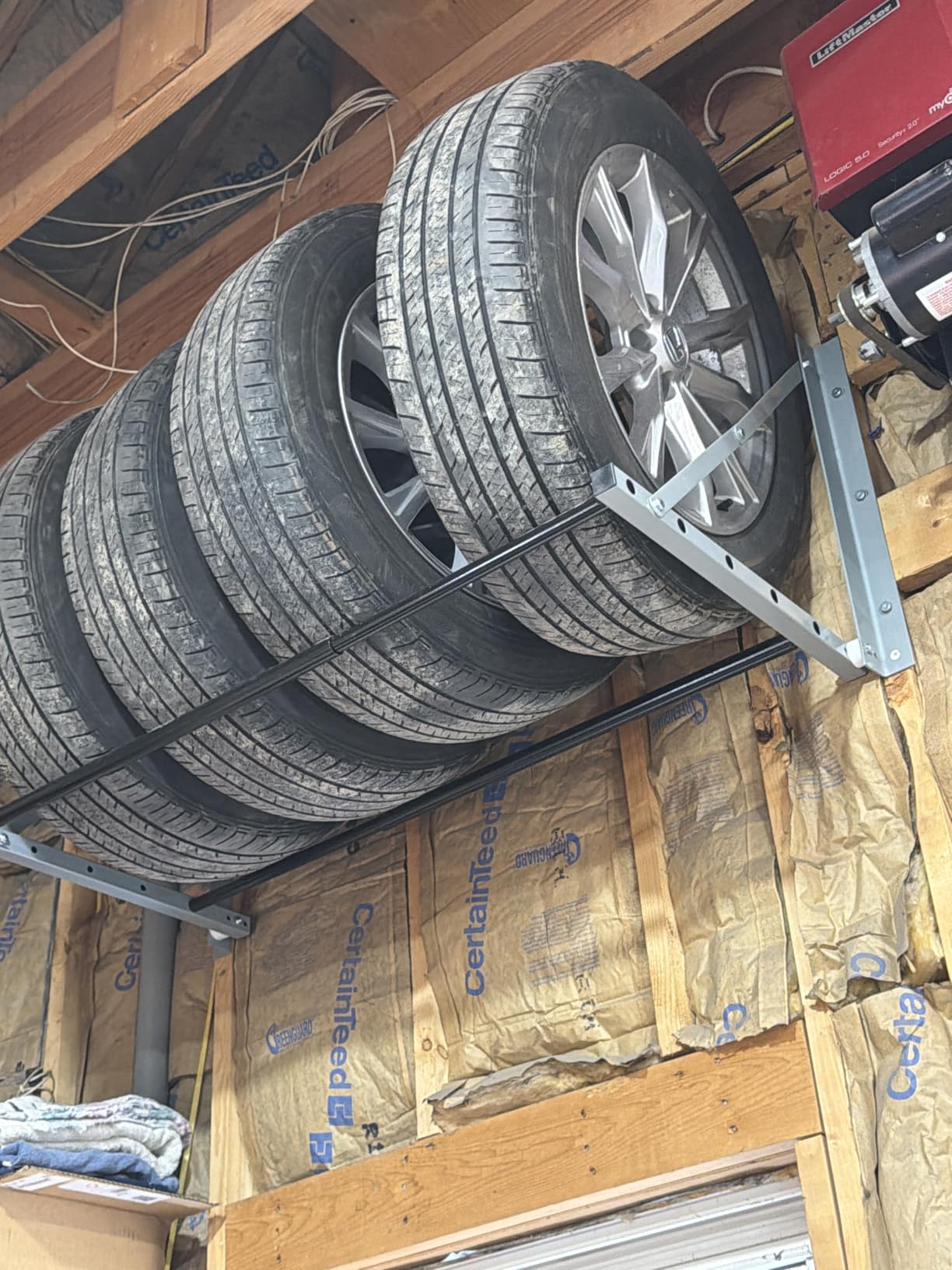VEVOR Wall Mounted Folding Tire Rack, 32