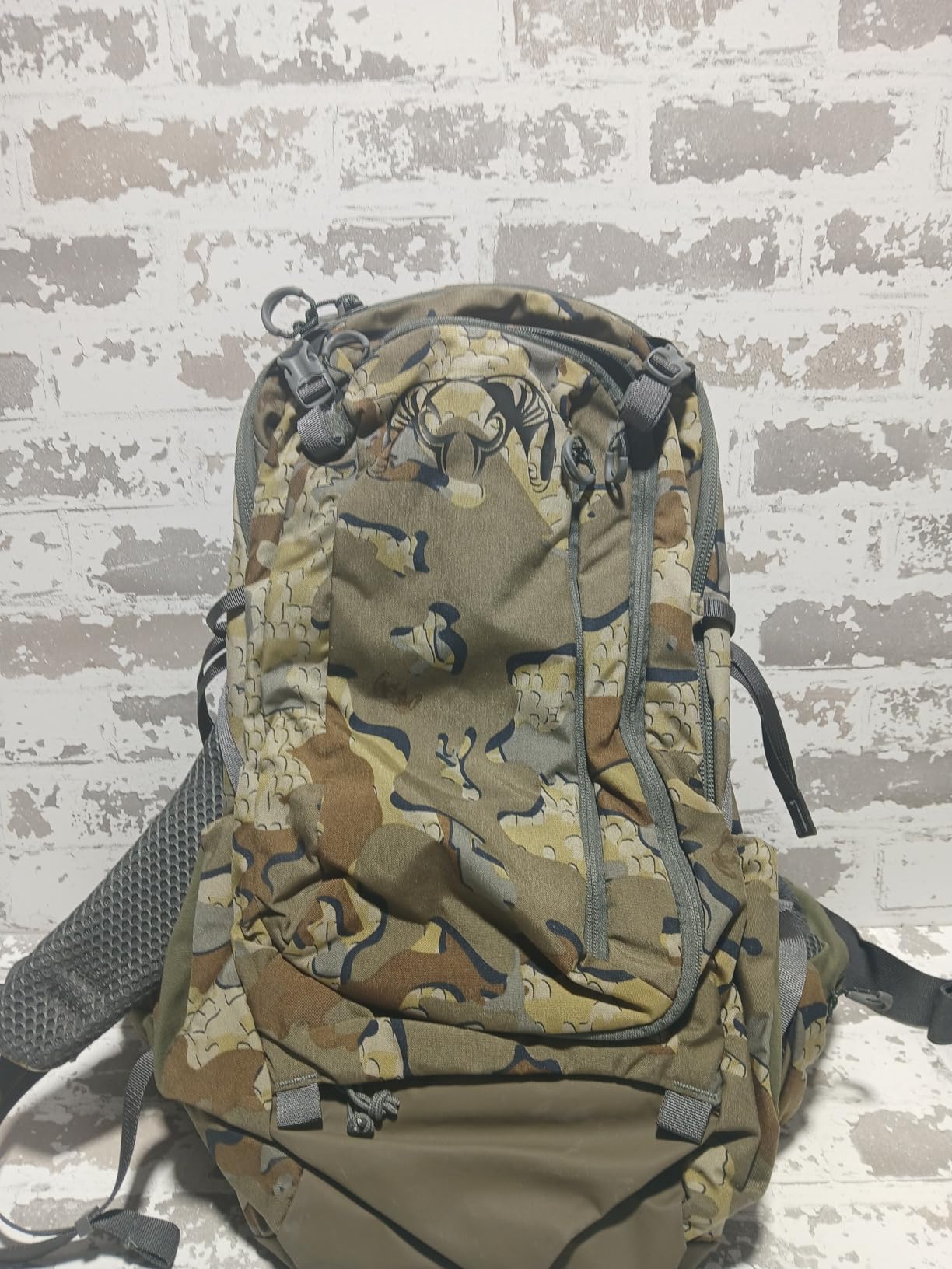 KUIU Divide 1500 Hunting Day Pack, 25L Lightweight Mid-Sized Backpack with Expandable Divide Pocket, Hydration Compatible customer photo 2