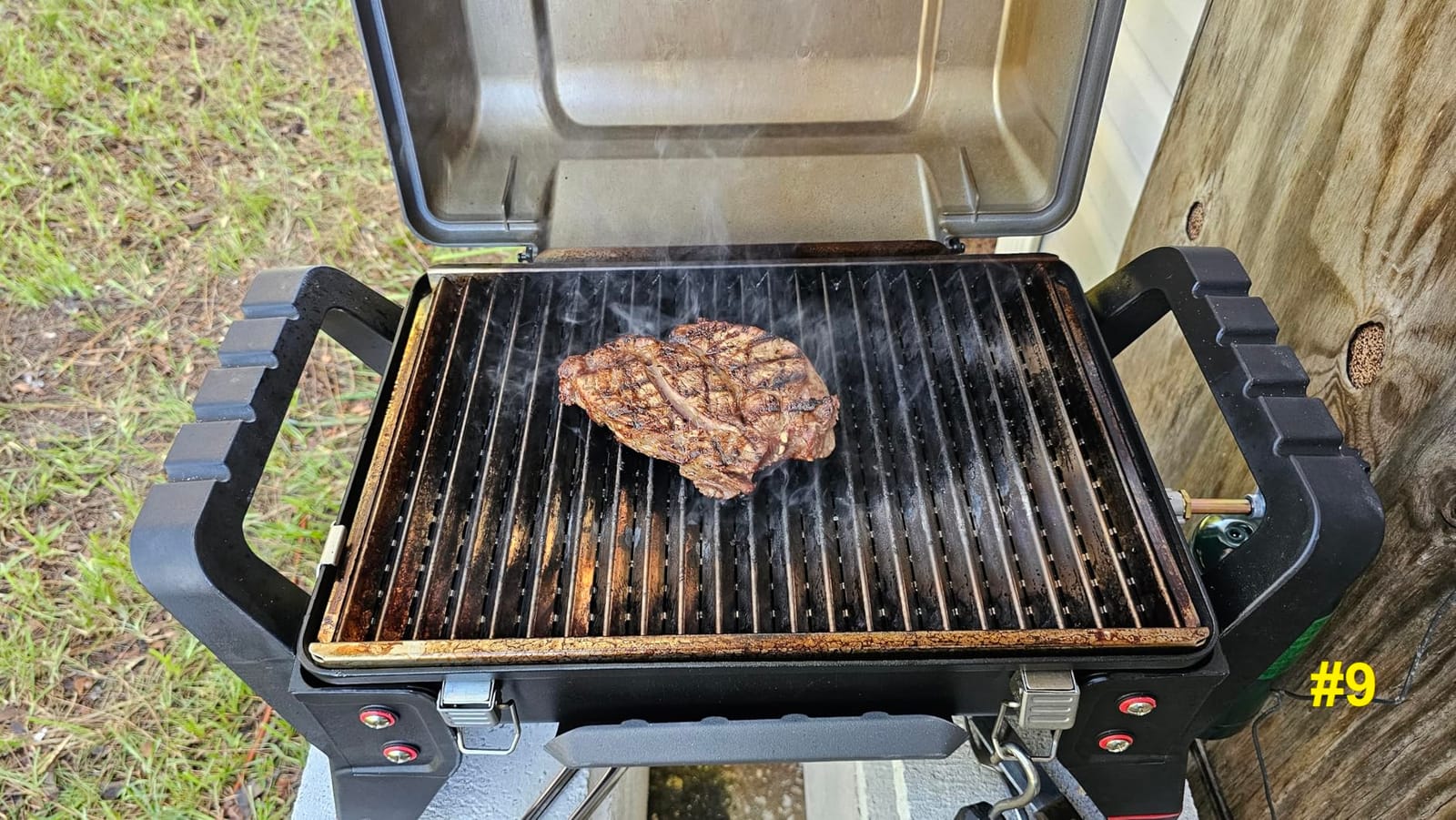 Charbroil Grill2Go X200 Portable Gas Grill, Dark Grey - 25409200 customer photo 1