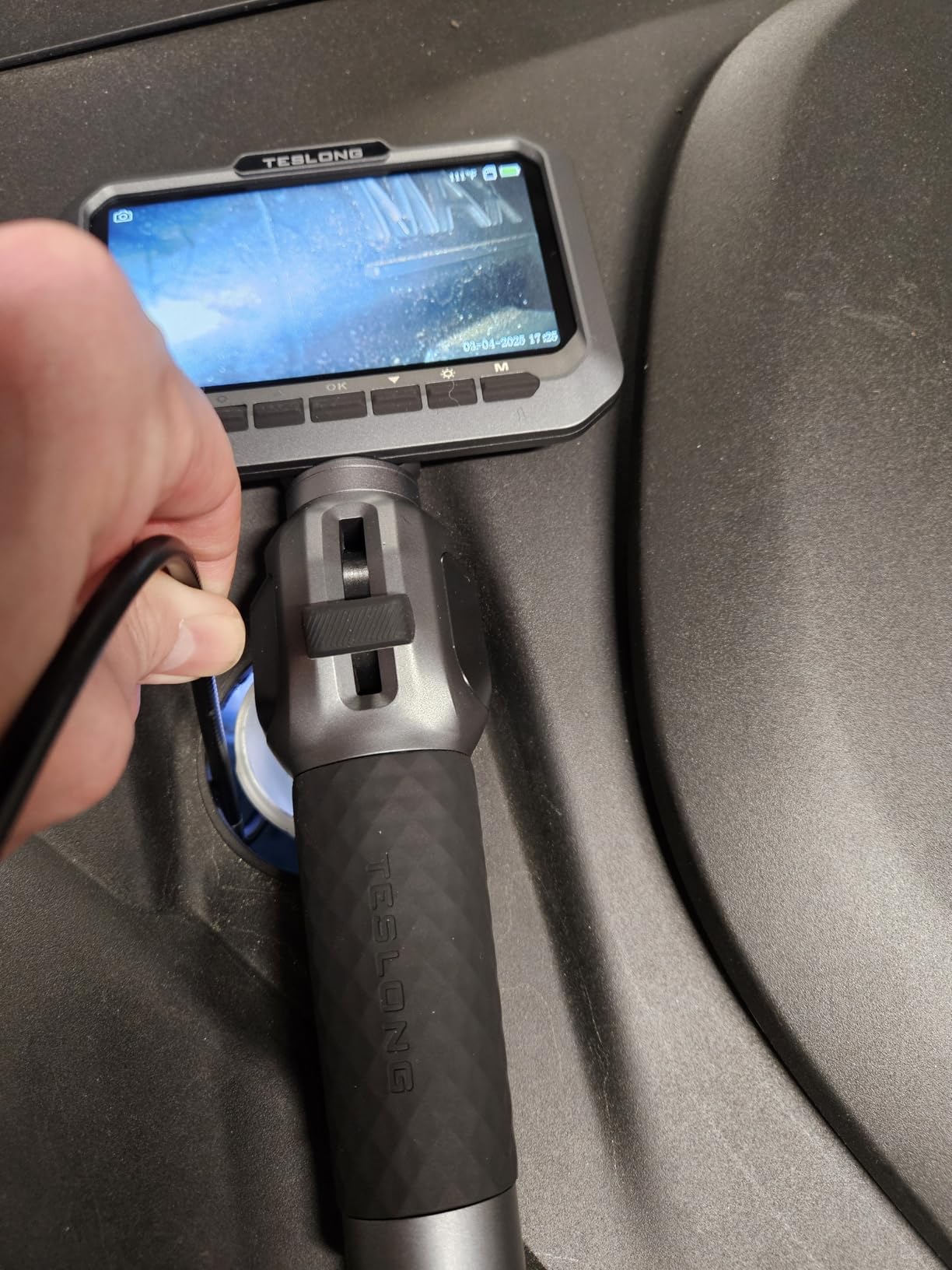Teslong 5.5mm Slim Probe Two-Way Articulating Borescope for Automotive customer photo 1
