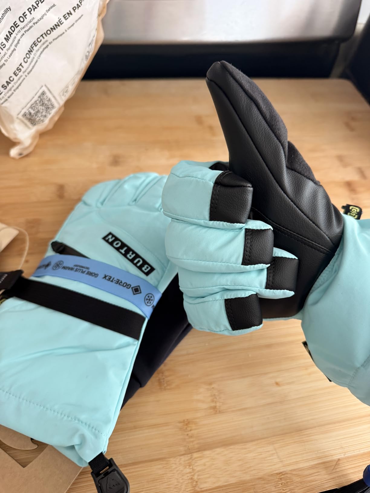 Burton Women's Gore-TEX Insulated Gloves - Waterproof Winter Snowboard Gloves with Touch Screen Tech & Removable Liner customer photo 1