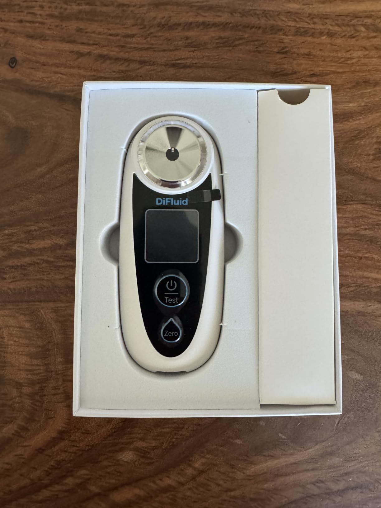Digital Brix Refractometer, ±0.1%, Precisionwith ATC, Rechargeable & Portable, for Fruit, Juice, Vegetables & Homebrewing customer photo 2