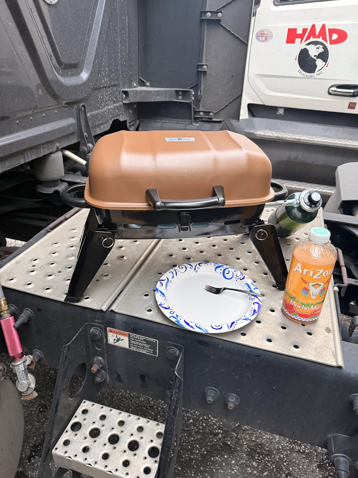 GasOne Tabletop Propane Grill – Portable Grill Propane with Heat Resistant Handles, Large Cooking Surface – User Friendly Temperature Control Knob Portable Gas Grill for RV, Camping, Home – Tan Brown customer photo 1