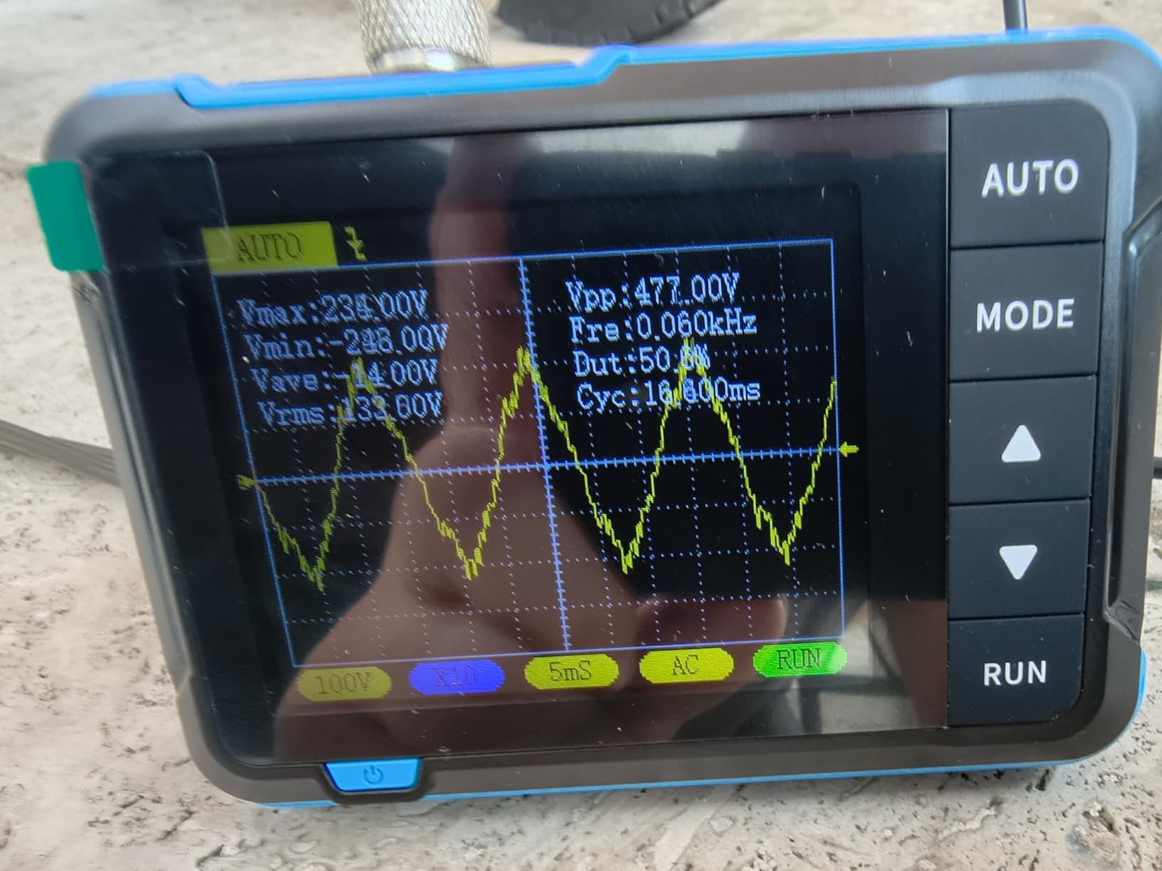 FNIRSI DSO152 Handheld Oscilloscope 200kHz Bandwidth, 2.5MS/s Sampling Rate customer photo 1
