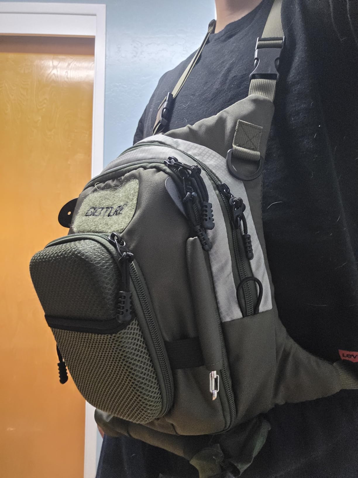Goture Fly Fishing Chest Pack with Hard Shell Pocket & Water Bottle Holder | Hard Shell Front Pocket, Tippet Spool Holder, Removable Fly Patch, Adjustable Padded Neck Waist Strap, Pliers Holder, D-ring customer photo 2