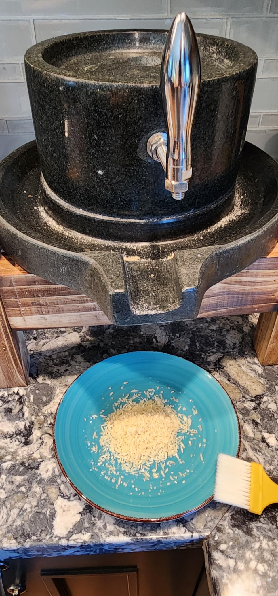 7.8×11.8in Manual Stone Grain Mill with Stainless Steel Handle for Flour customer photo 1