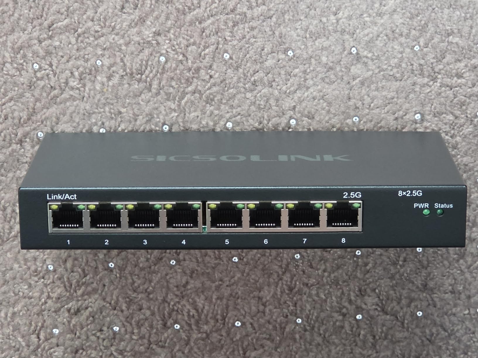 8-Port 2.5G Unmanaged Switch,40Gbps,Fanless Metal for NAS Gaming customer photo 2