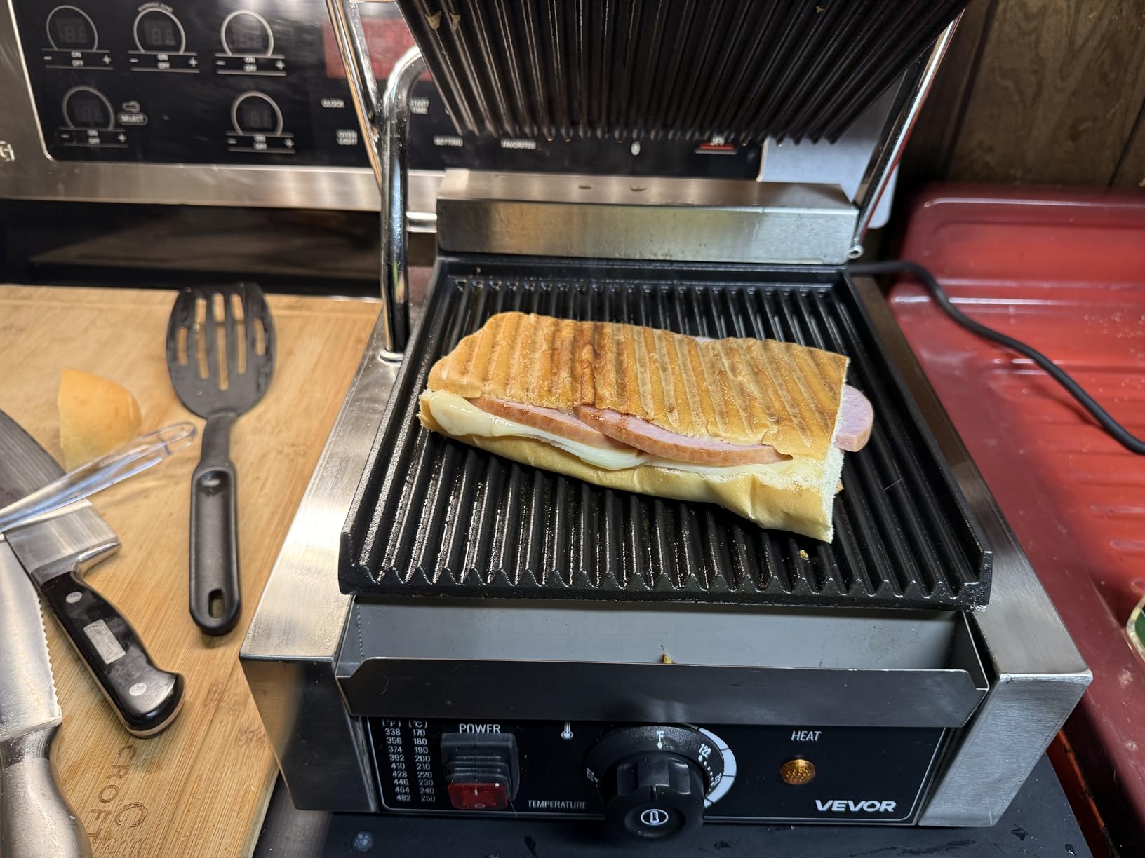 VEVOR Commercial Panini Grill, 1800W Electric Sandwich Panini Maker, Stainless Steel Sandwichs Press Grill with Handle and Temp Control, 8.8x9 in Full Grooved Enamel Plate for Hamburger Steak Bacon customer photo 1