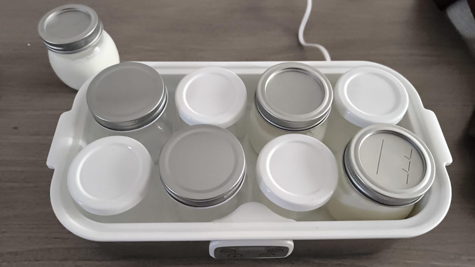 Suteck Yogurt Maker with 8 Jars, Adjustable Time & Temp Control customer photo 2