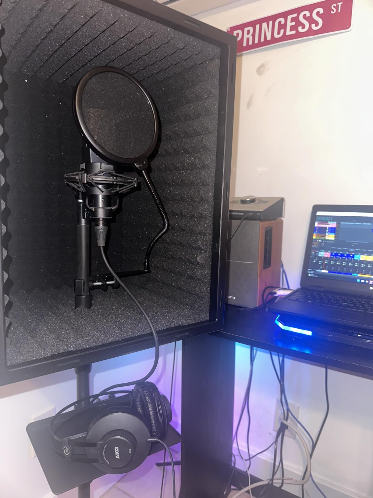 TONOR Microphone Isolation Shield for Studio with Tripod Stand, Vocal Booth customer photo 1