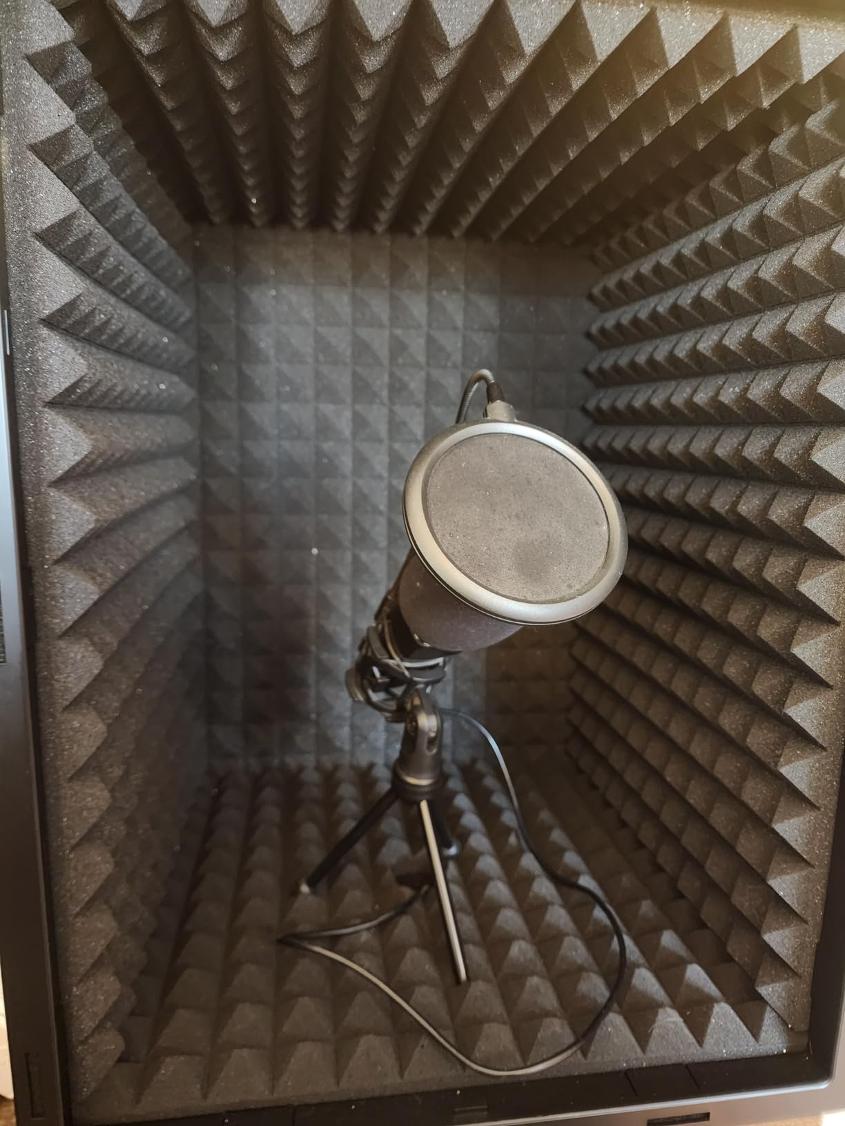 TONOR Microphone Isolation Shield for Studio with Tripod Stand, Vocal Booth customer photo 2