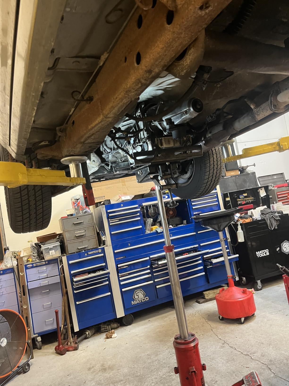 BILT HARD Two Post Car Lift 10000 LBS Capacity, 3HP 1PH Clearfloor Automotive Vehicle Lifts with Single Point Release, 4.5Ton 2 Post Overhead Auto Truck Tractor Lift 220V 60HZ customer photo 2