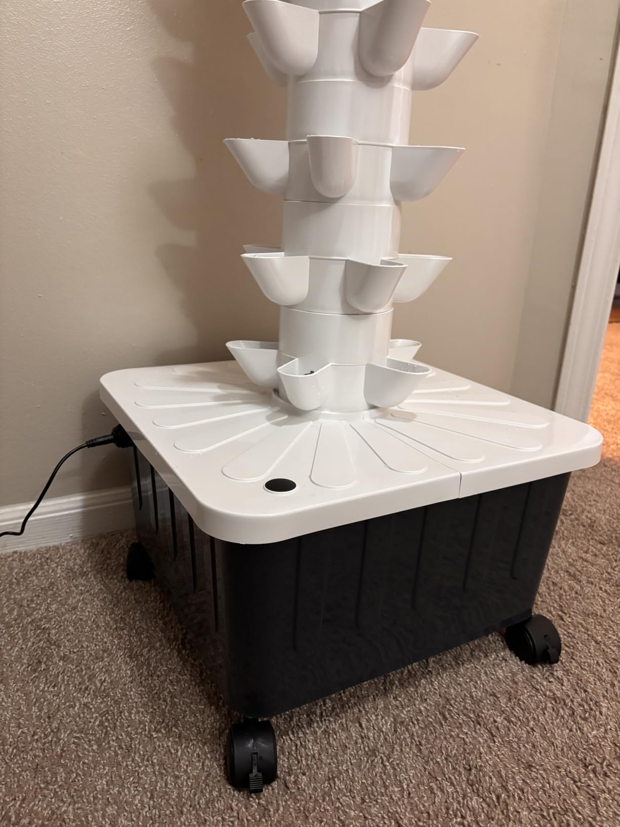 Hydroponic Tower, 14-Layer Hydroponics Growing System Kit with 70 Slots, Vertical Garden System with 20L Water Tank and Pump for Indoor Outdoor Home, Balcony & Patio customer photo 2