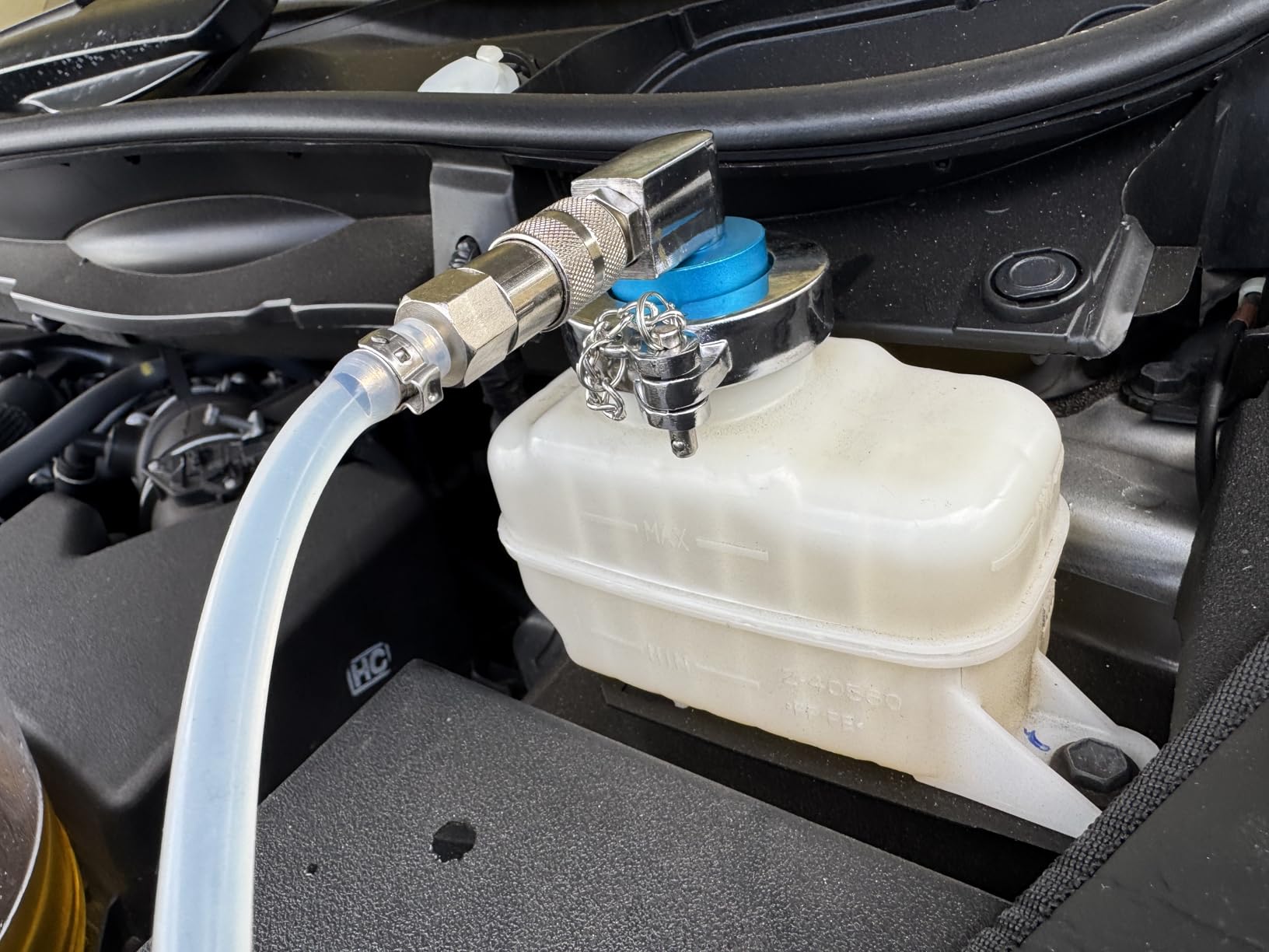 SMOTIVEPRO 2L Manual Brake Bleeder Kit with 4 Master Cylinder Adapters customer photo 1