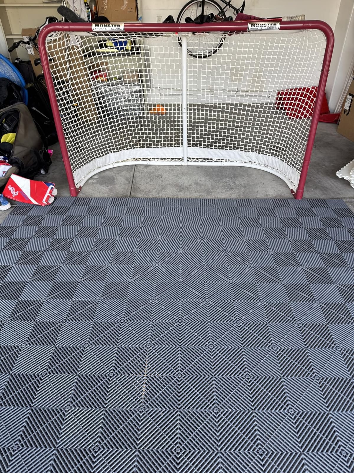Jocoevol 40-Pcs Interlocking Tile, 15.7 x 15.7in Garage Floor Tiles, Black customer photo 1
