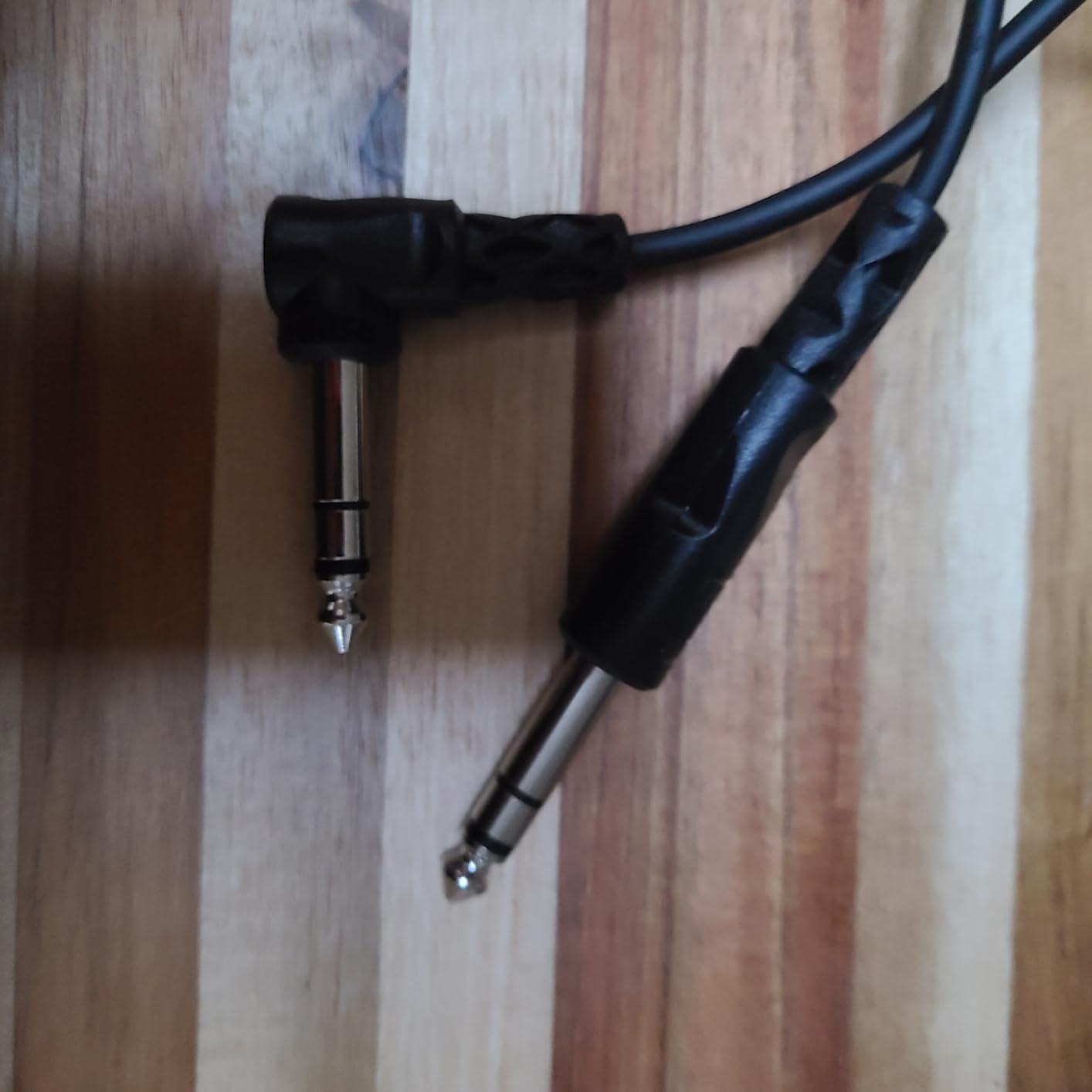 Hosa CSS-103R 1/4 Inch TRS to Right-angle1/4 Inch TRS Balanced Interconnect Cable, 3 Feet customer photo 1