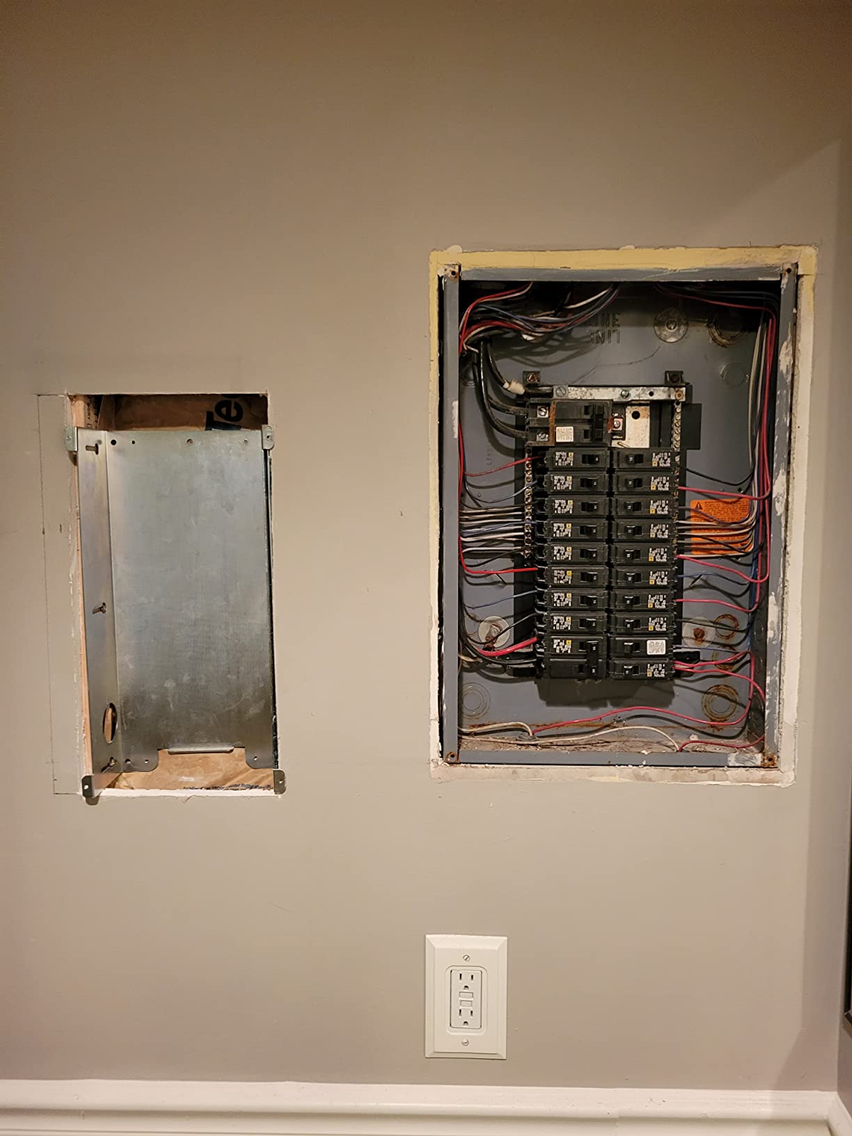 Reliance Controls 31410CRK Pro/Tran 10-Circuit 30 Amp Generator Transfer Switch Kit,Gray customer photo 1