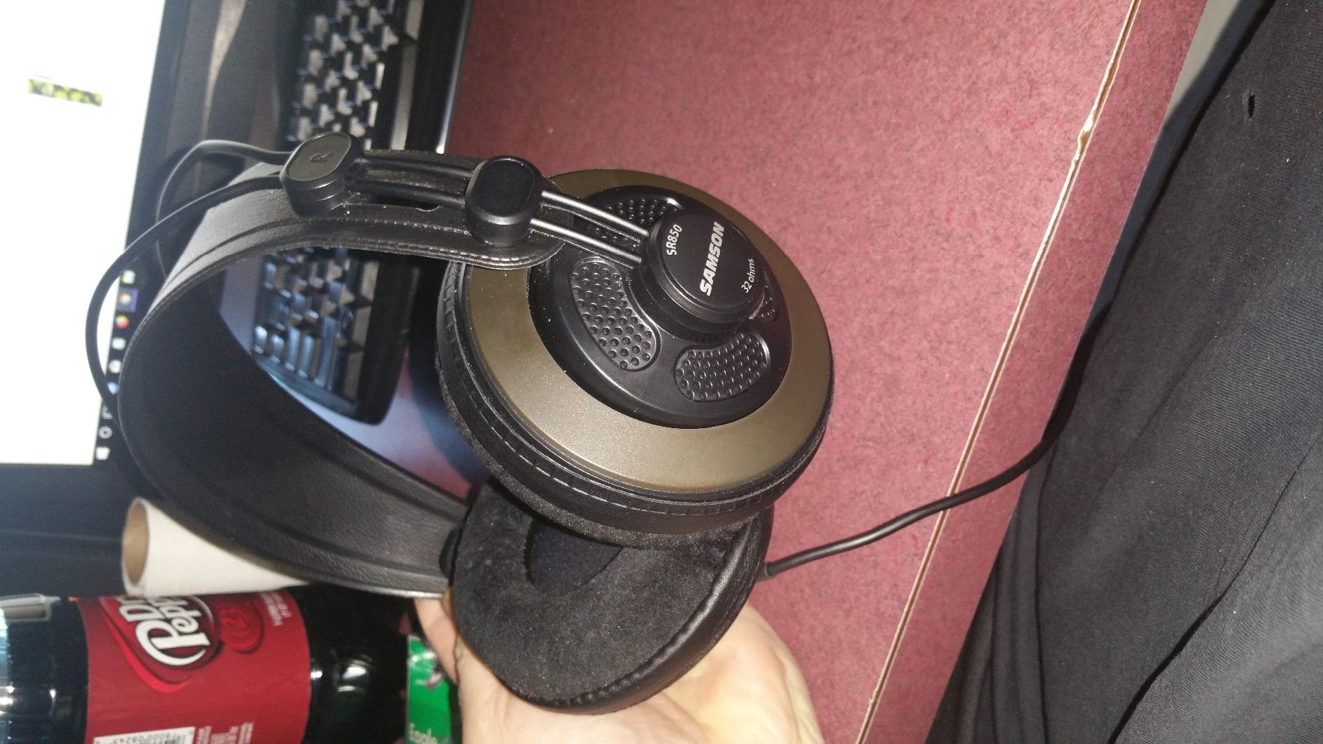 Samson SR850 Professional Studio Reference Headphones customer photo 2